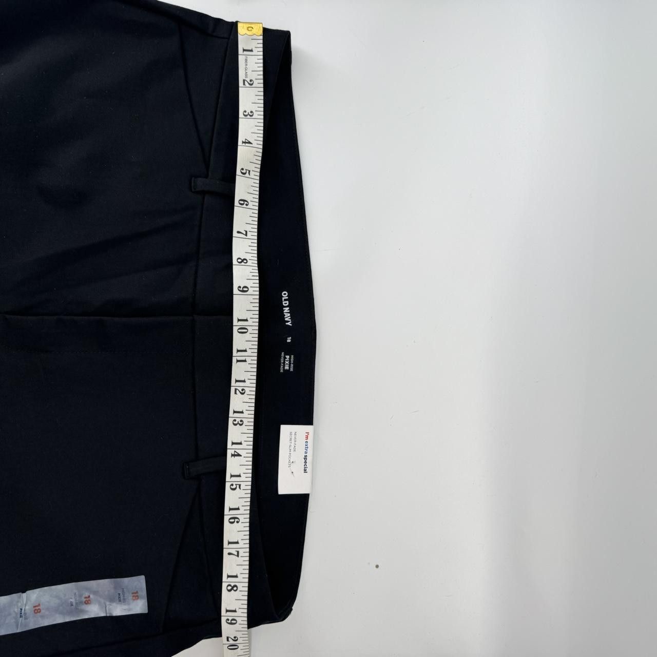 Old Navy Old Navy Women’s High-Rise Pixie Pants Black Size 18 NWT Size 40" / US 18 - 4 Thumbnail