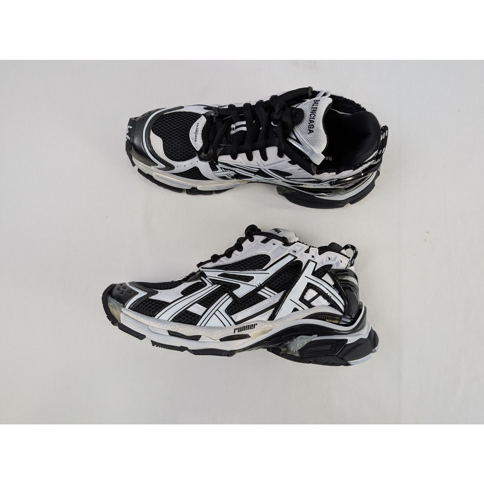 Balenciaga o1rshd1 Mesh Rubber Runner Sneakers in White/Black Size US 13 / EU 46 - 20 Thumbnail