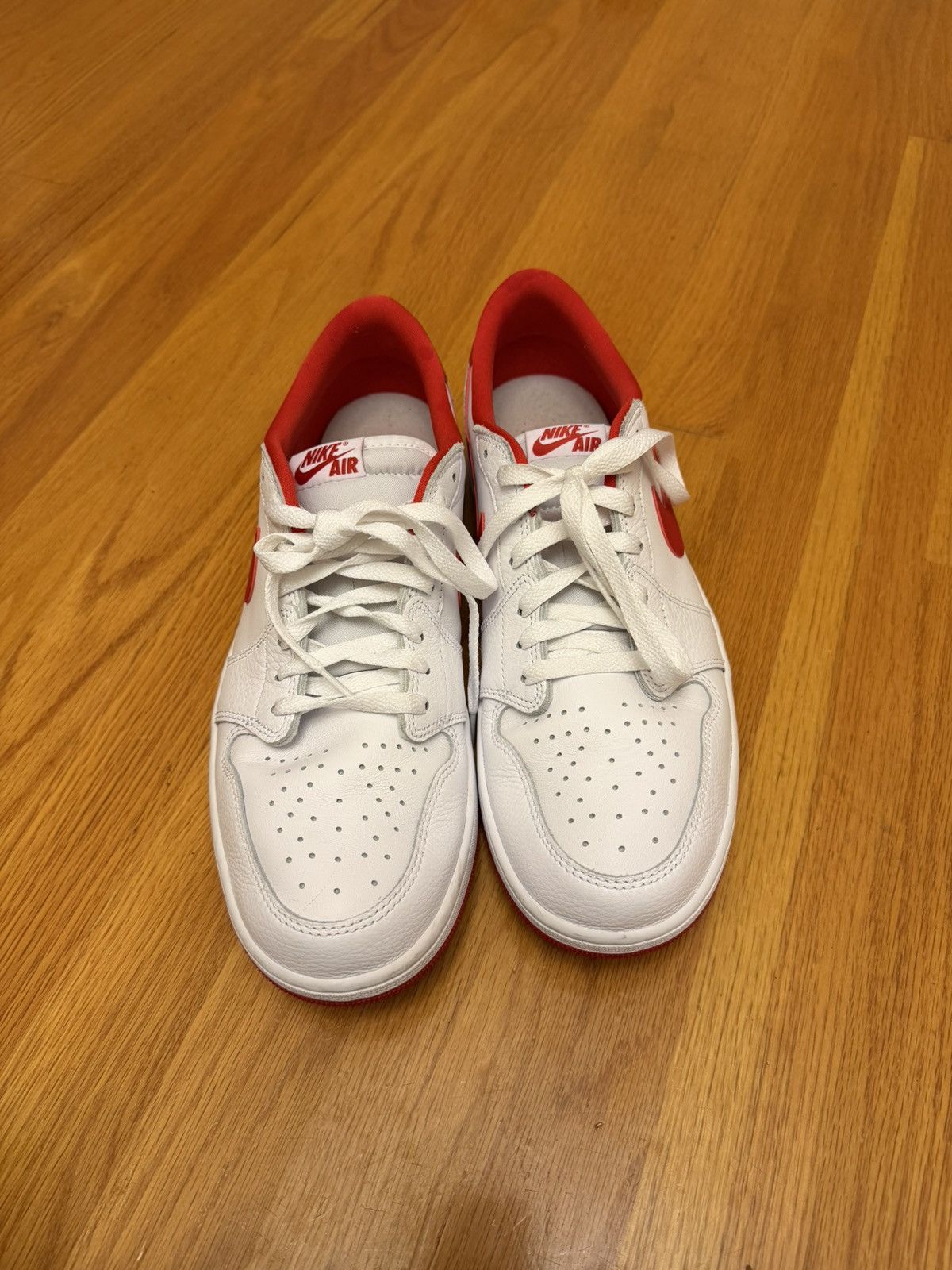 Nike Jordan 1 Retro Low OG University Red Size US 12 / EU 45 - 2 Thumbnail