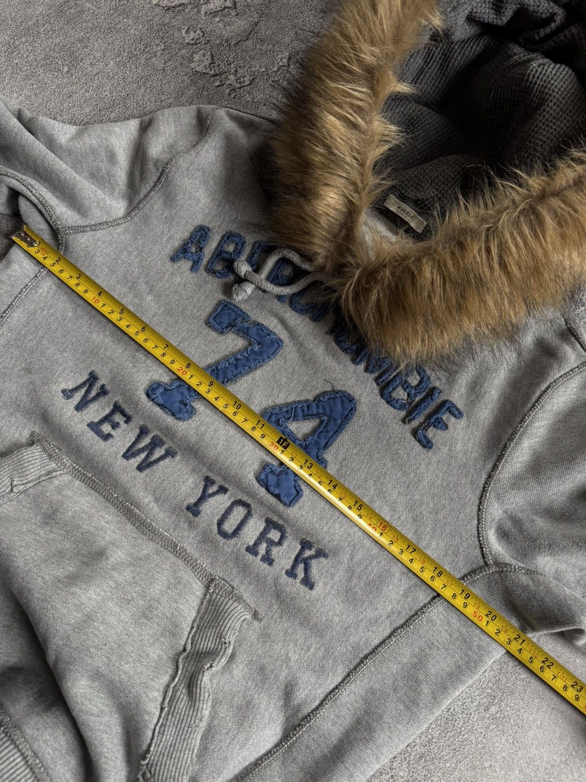 Abercrombie & Fitch Abercrombie & Fitch Y2K Fur Faux hoodie if six was nine LGB Size S / US 4 / IT 40 - 18 Thumbnail