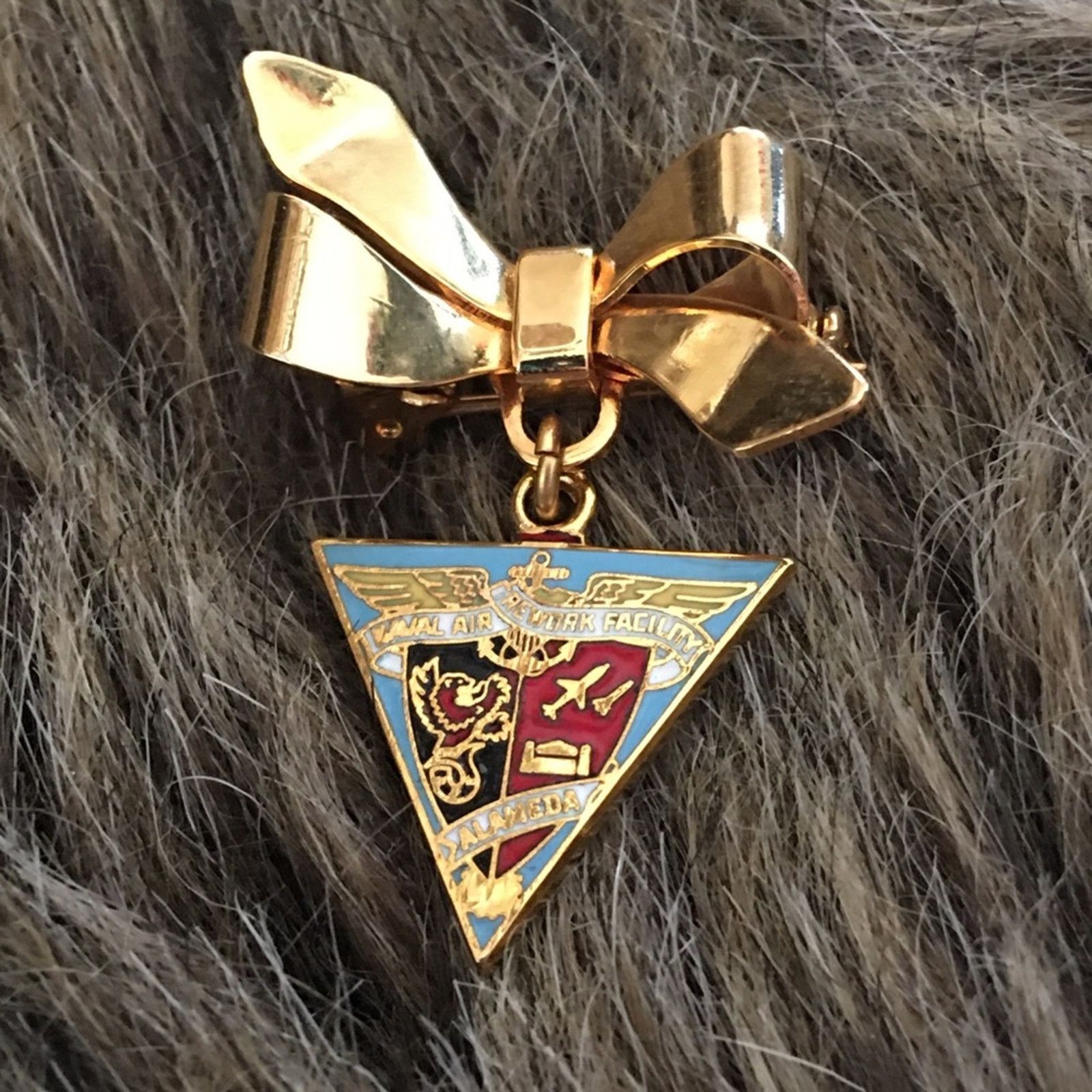 Jewelry Naval air network facility Alameda medal pin Size ONE SIZE - 1 Thumbnail