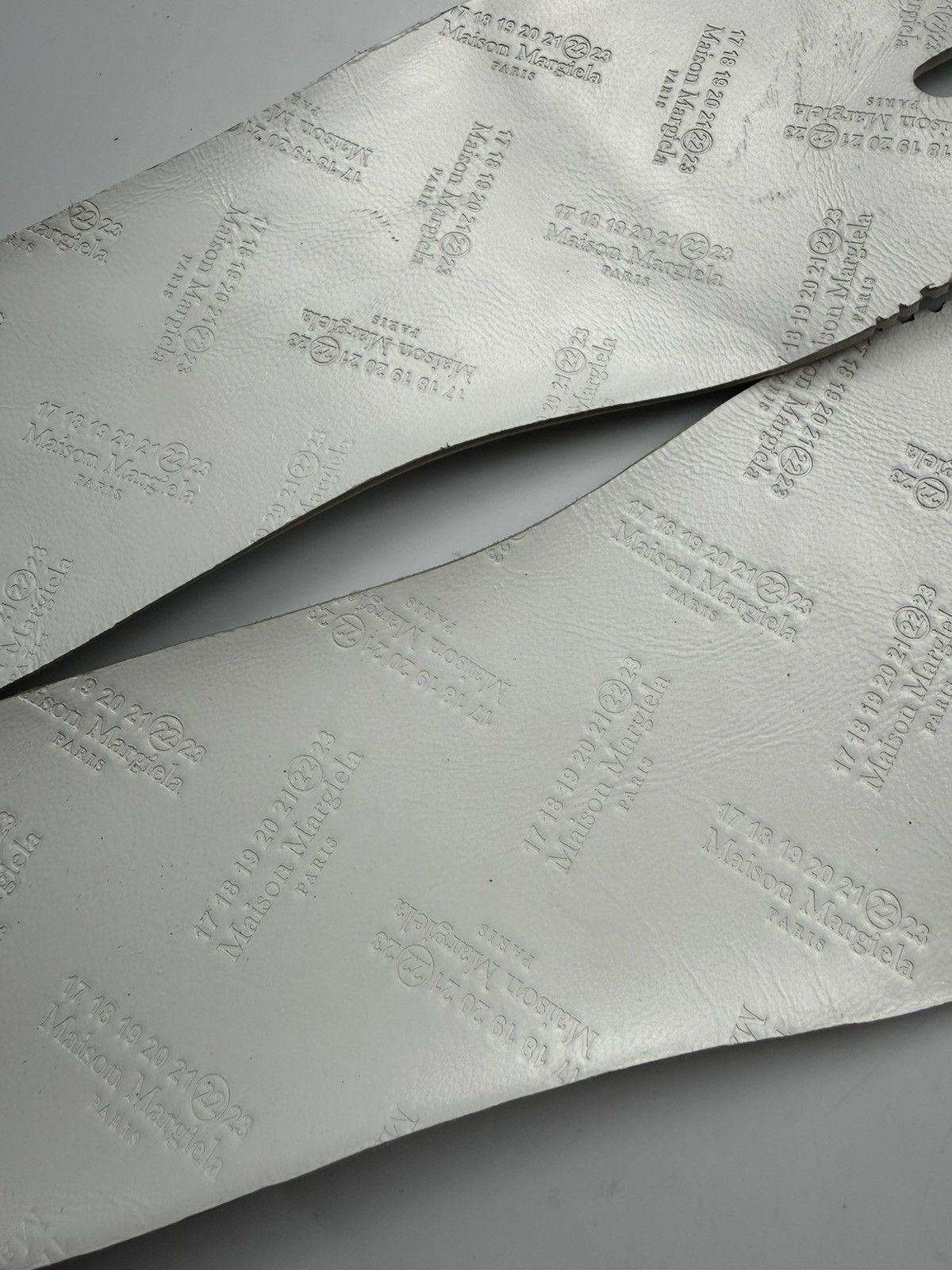 Maison Margiela Maison Margiela Tabi High Split Splatter Size US 7 / EU 40 - 11 Thumbnail