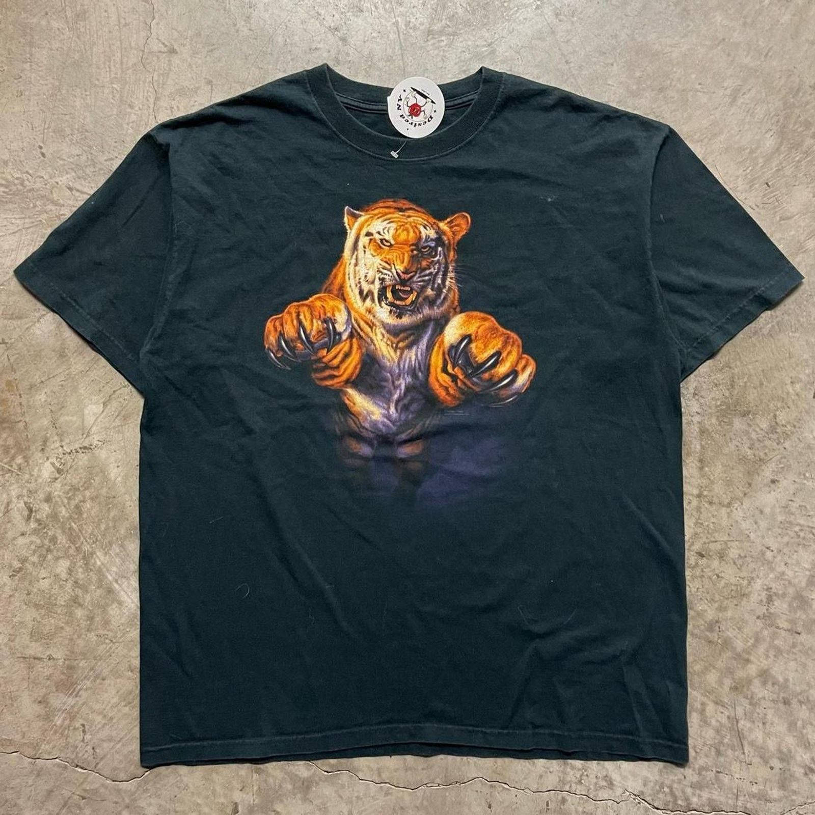 Vintage Vintage 1990s tiger graphic human Size US XL / EU 56 / 4 - 1 Thumbnail