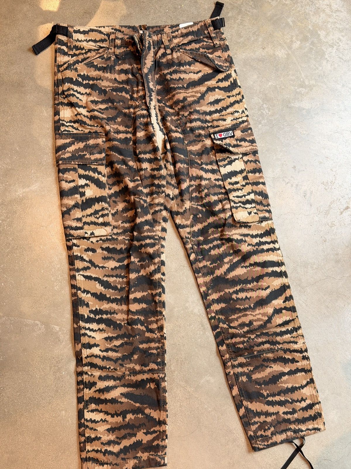 H&M H&M x Giambattista Valli tiger pants Size US 33 - 6 Thumbnail