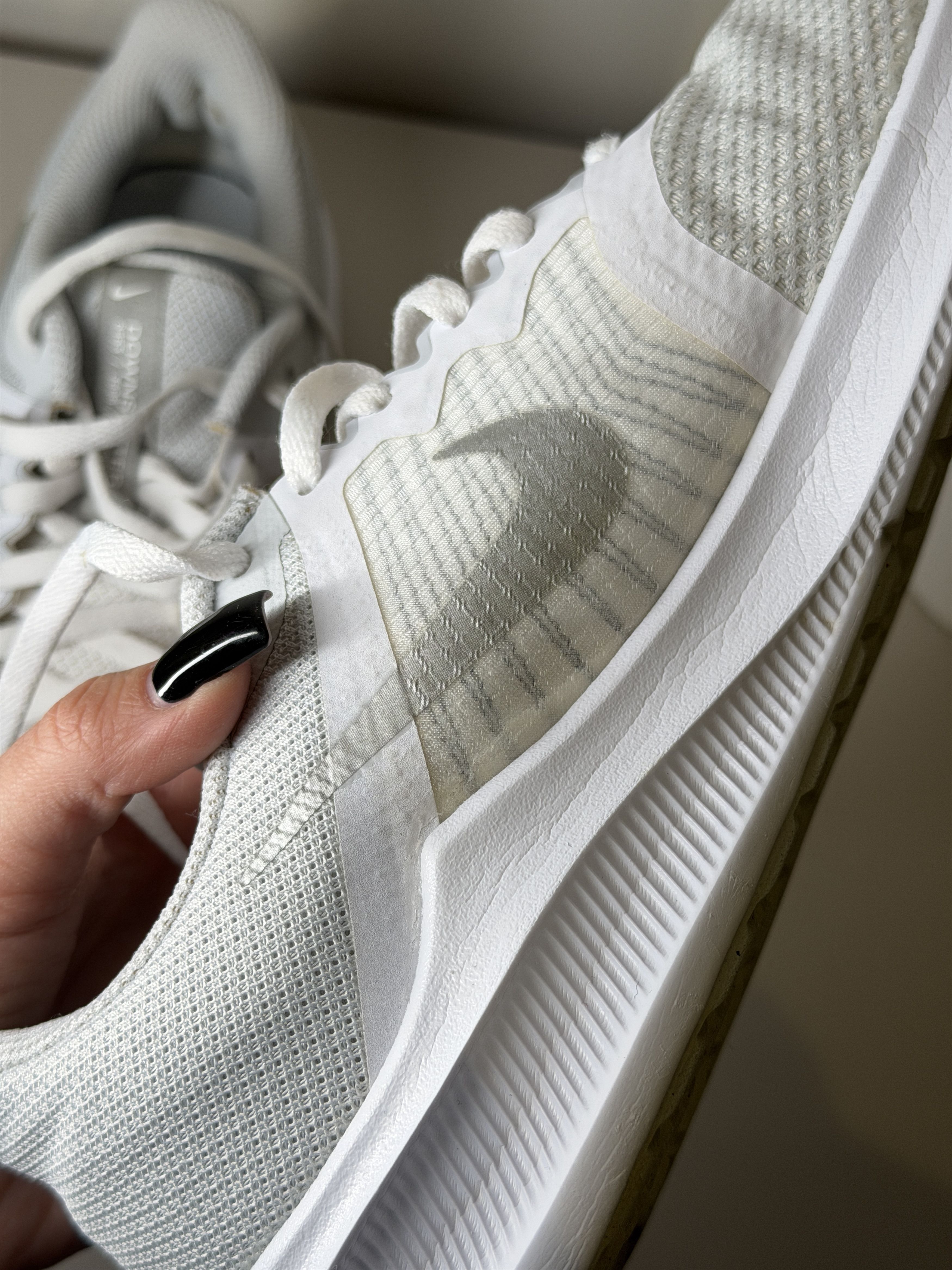 Nike Nike Downshifter White Running Sneakers Size EU 38 / US 5.5 Size US 5.5 / EU 38 - 7 Thumbnail