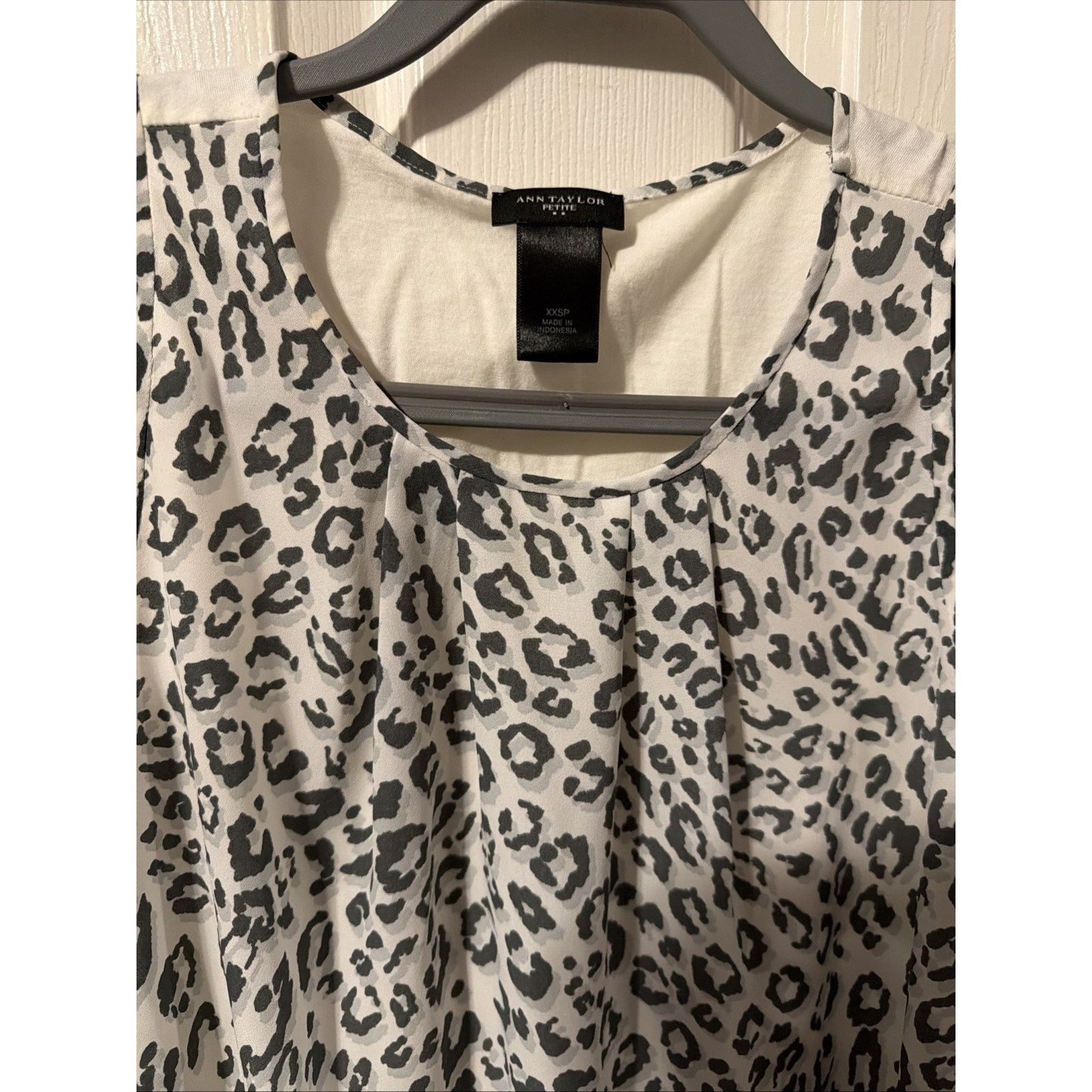 Ann Taylor Ann Taylor Petite XXSP Blue Sleeveless Top Animal Print Size XXS / US 00 / IT 34 - 9 Thumbnail