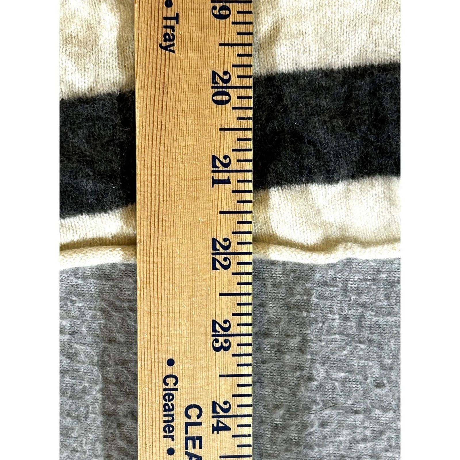 J.Crew VINTAGE J.CREW Sweater Womens Small Cashmere Turtleneck Gray Striped Italian 90s? (adjust) Size S / US 4 / IT 40 - 5 Thumbnail