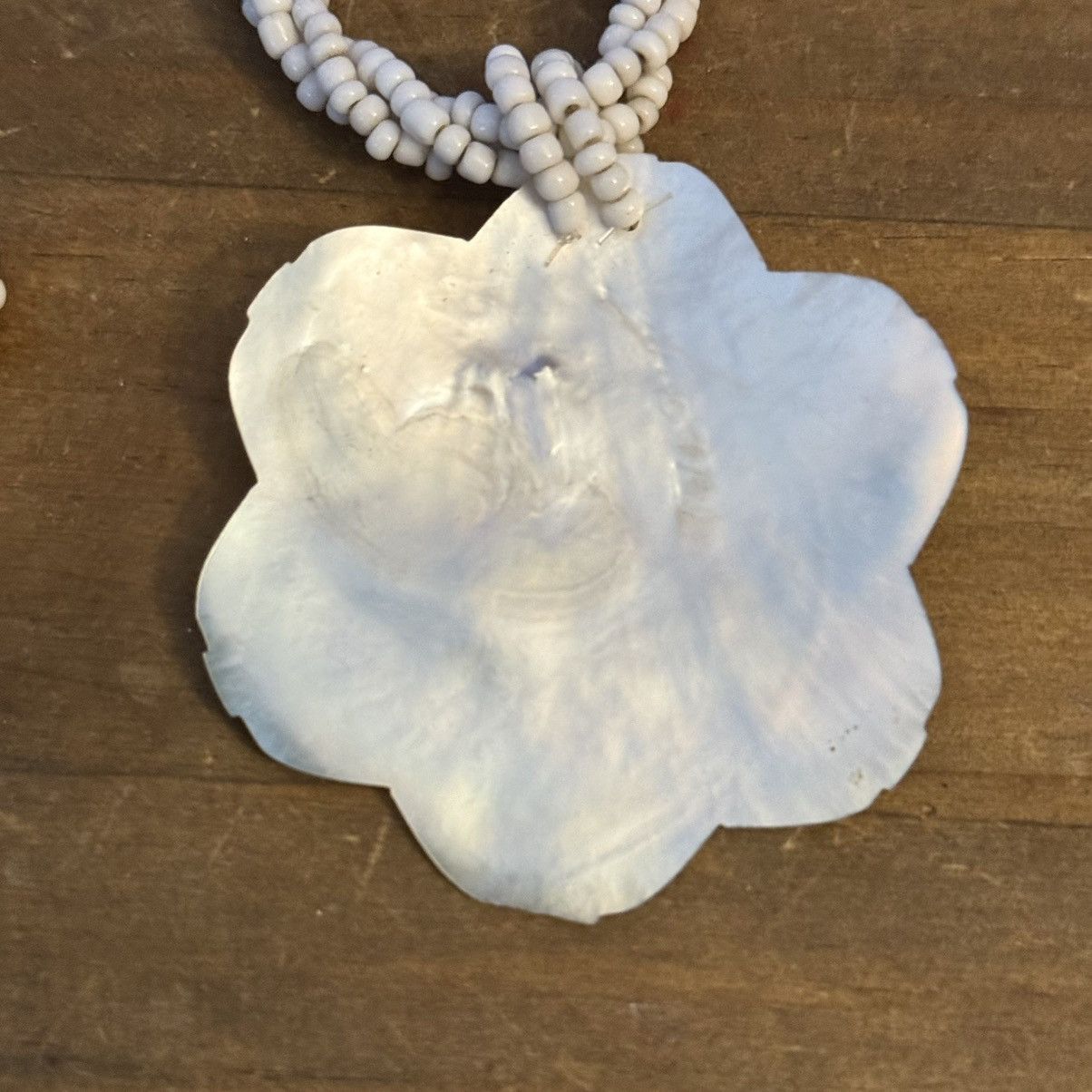Vintage Vintage white beaded mother of pearl flower necklace Size ONE SIZE - 4 Thumbnail