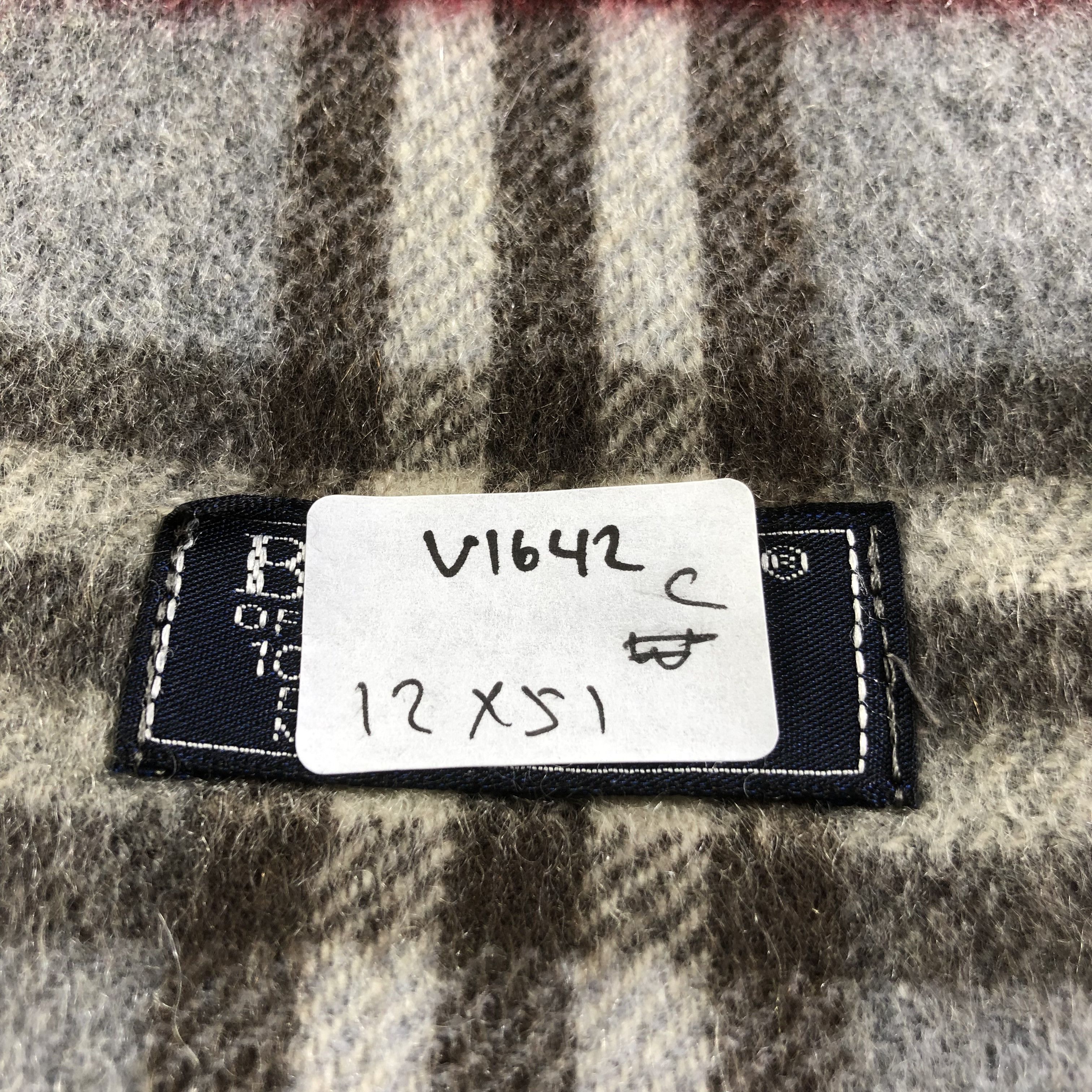 Burberry Burberrys Nova Check Cashmere Scarf Muffler V1642 Size ONE SIZE - 9 Thumbnail