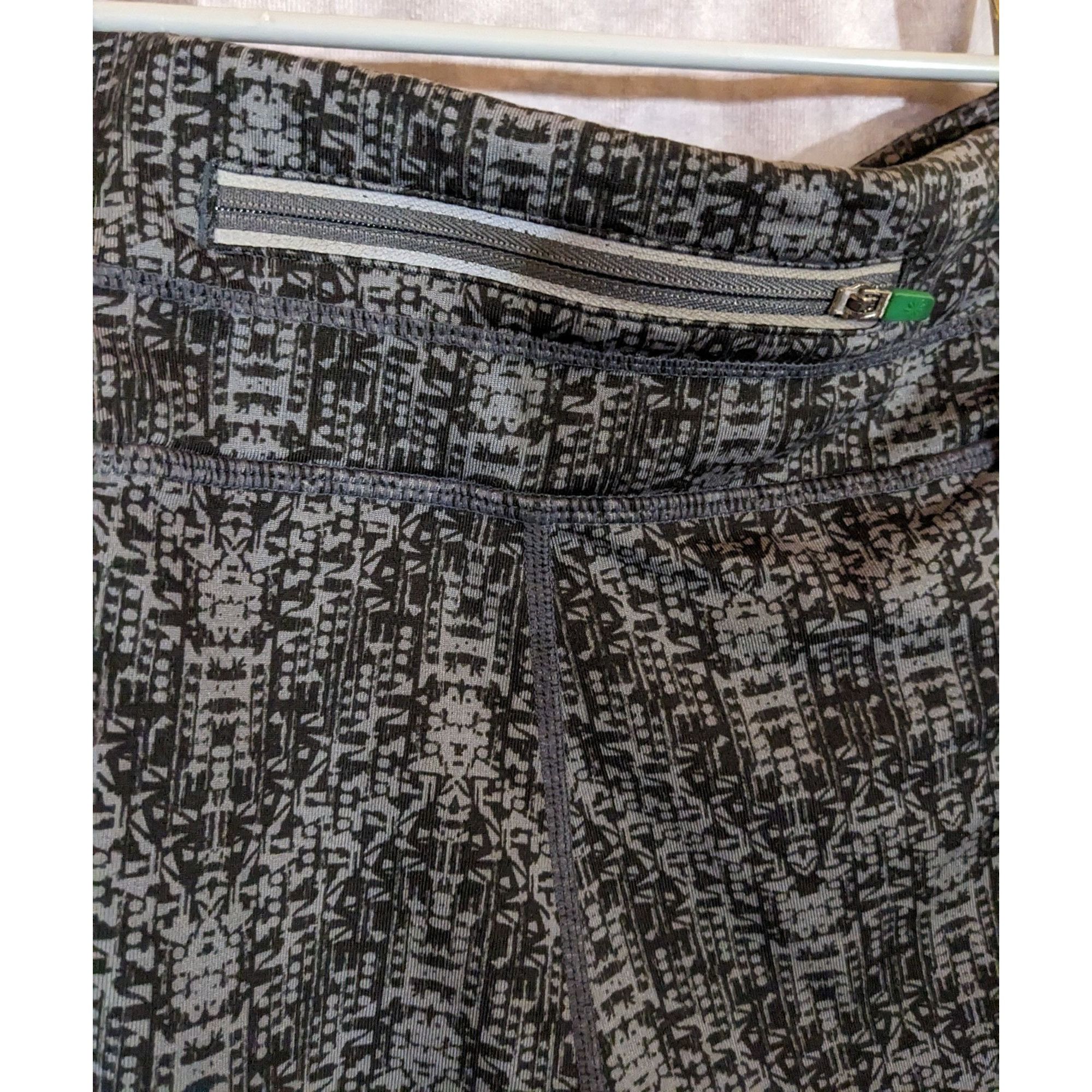 Athleta Athleta Black/Gray Textured Printed Cropped Leggings S With Size 28" / US 6 / IT 42 - 6 Thumbnail