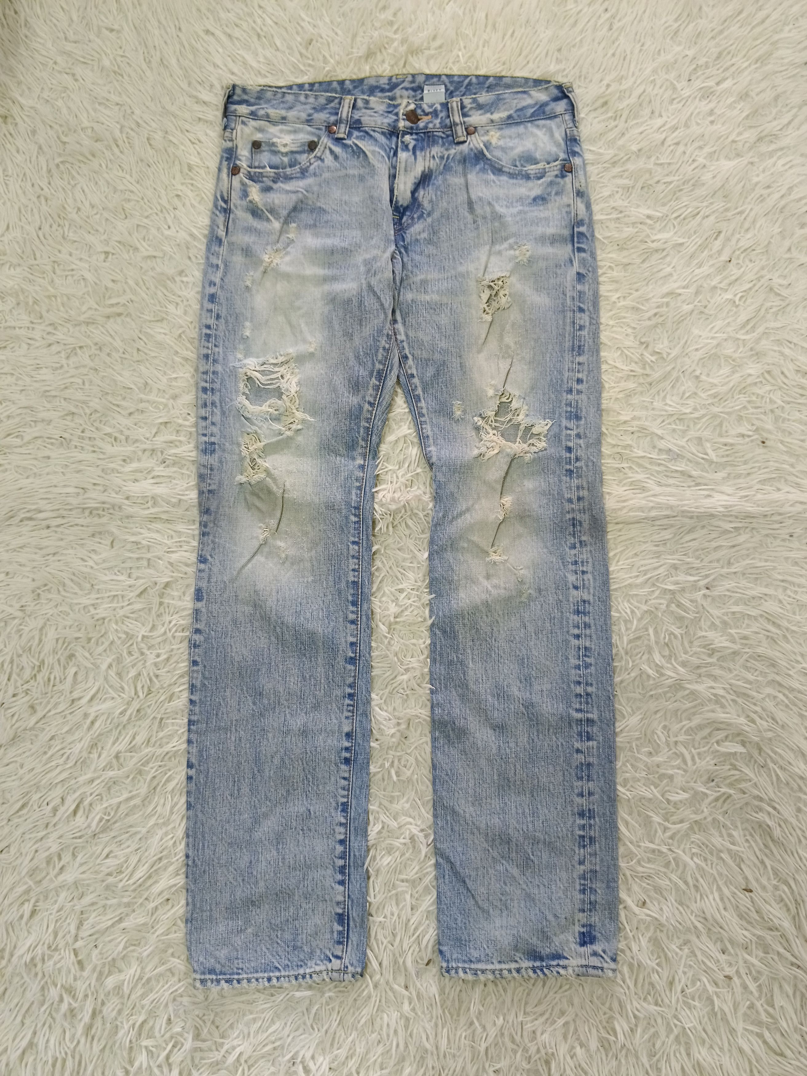 Japanese Brand DiSTRESSED RIPED RIVET&BLUE DENIM PANTS Size US 30 / EU 46 - 1 Thumbnail