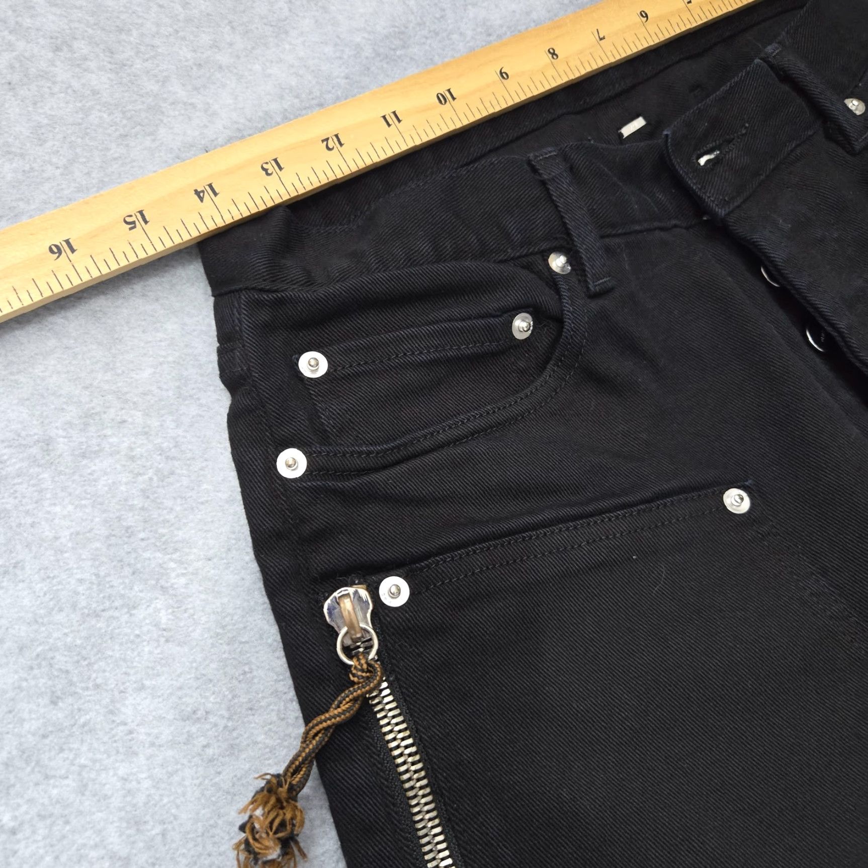 Vintage VINTAGE MR. COMPLETELY Jeans Mens 30x29 Black Zip Detail Slim Fit Distressed Los Angeles Size US 29 - 6 Thumbnail