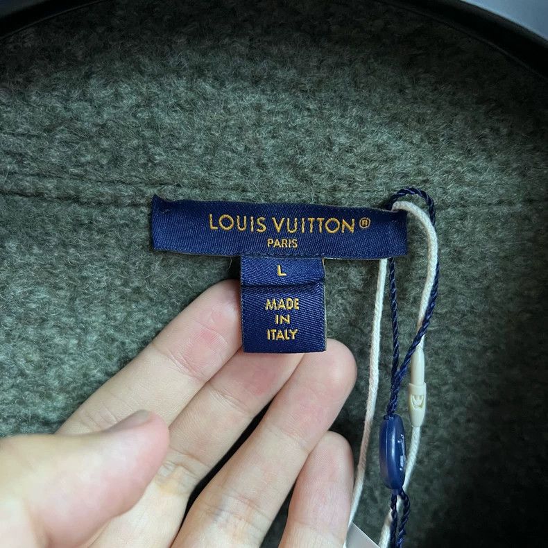 Louis Vuitton Louis Vuitton Grey color-block single-breasted long-sleeve Size US L / EU 52-54 / 3 - 4 Thumbnail