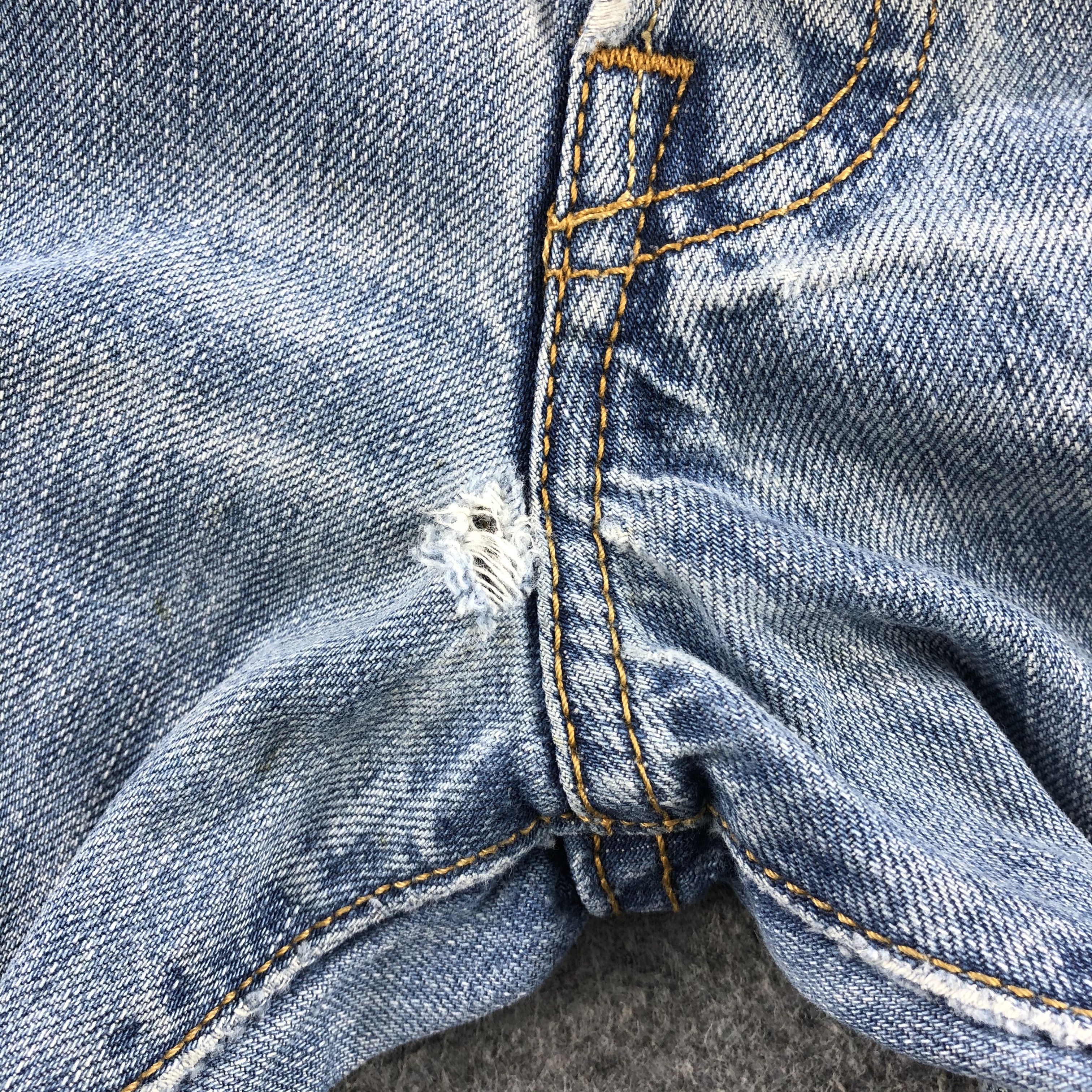 Levi's 90s Vintage Blue Wash Levis 501 Jeans-J1602 Size US 33 - 12 Thumbnail