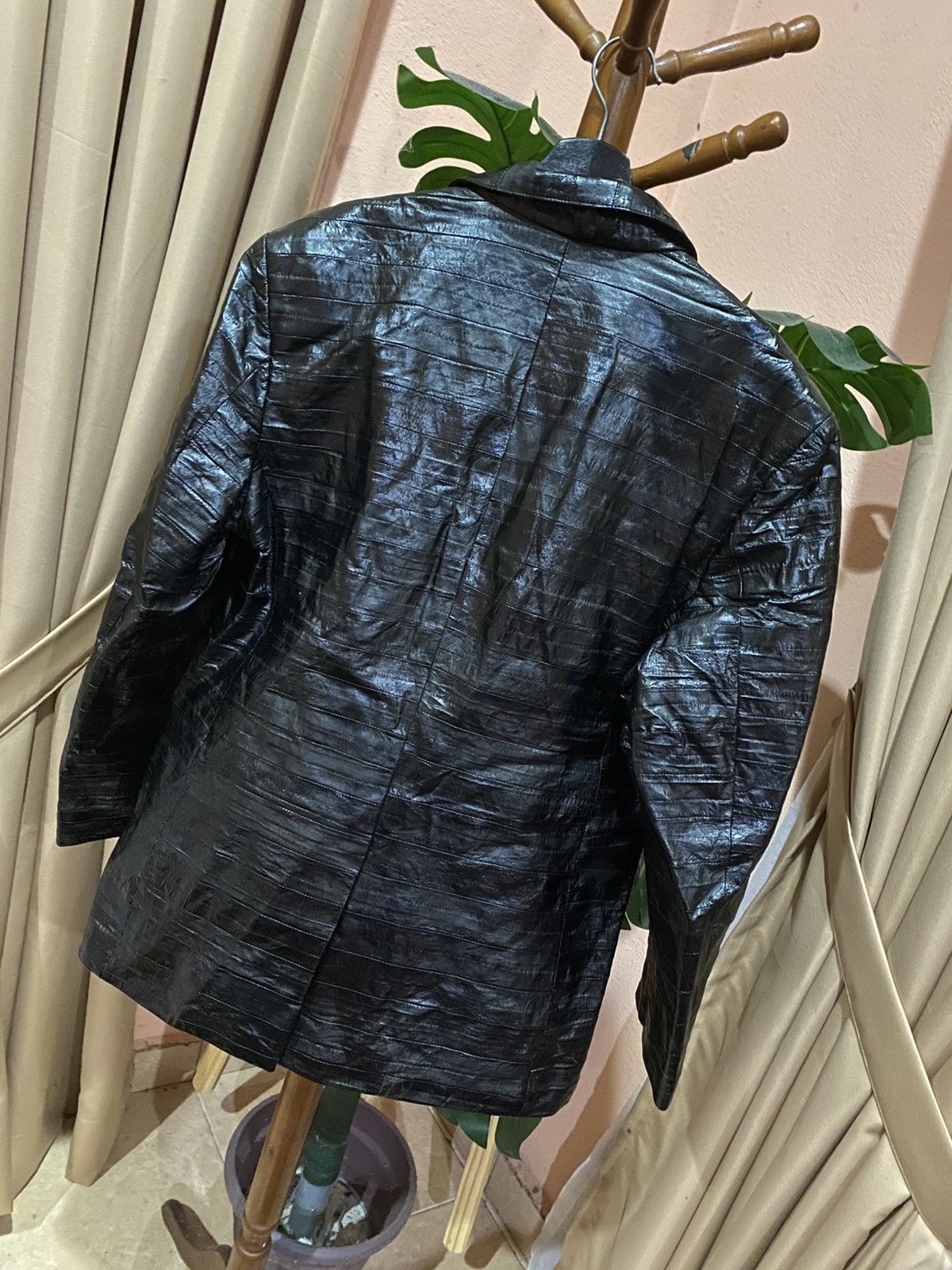 Other Vintage Glossy Black Faux Leather Blazer Jacket - Unisex Size US L / EU 52-54 / 3 - 11 Thumbnail
