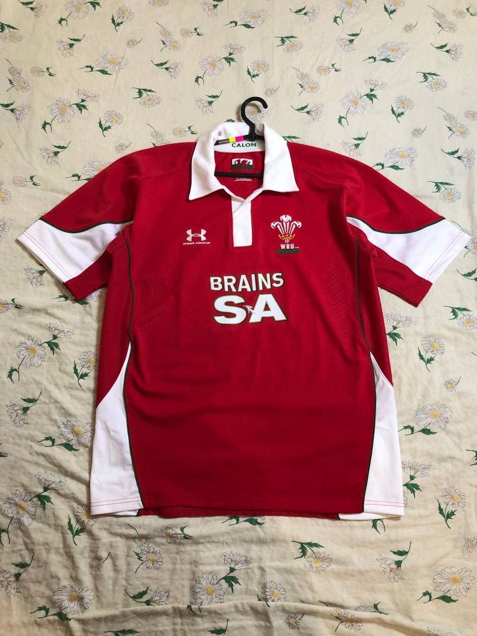 Under Armour UNDER ARMOUR MEN'S RUGBY UNION WALES 2008/2009 HOME SHIRT Size US L / EU 52-54 / 3 - 1 Thumbnail