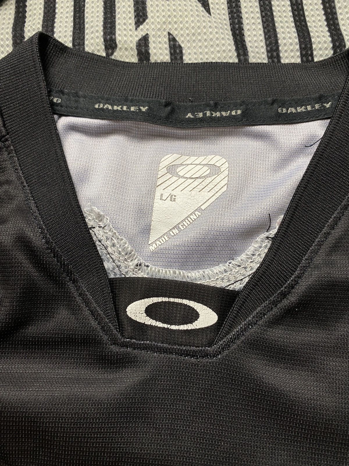 Oakley Oakley black longsleeve central logo sport gorpcore Size US L / EU 52-54 / 3 - 3 Thumbnail
