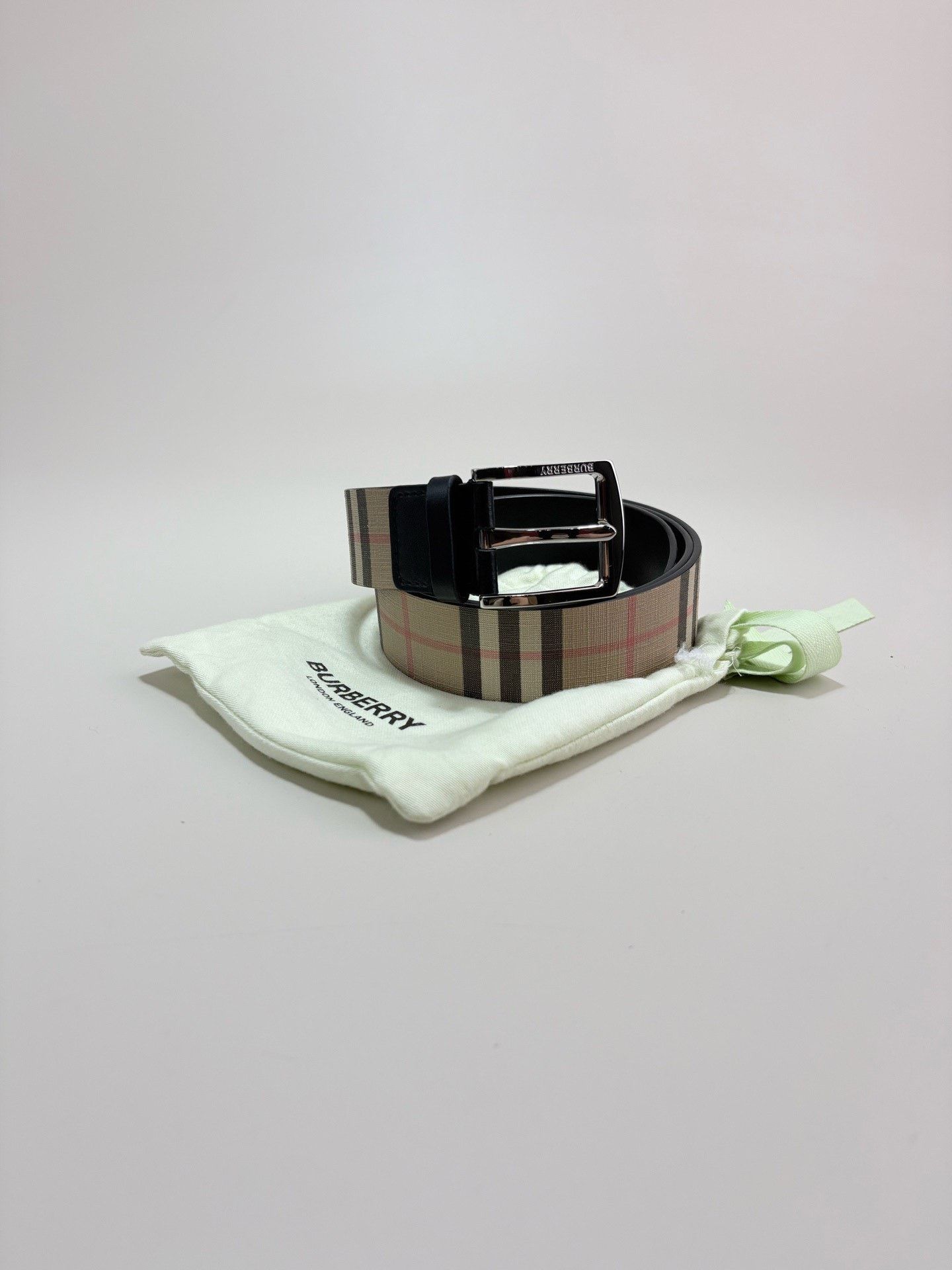 Burberry Burberry New Check Belt Size ONE SIZE - 1 Thumbnail
