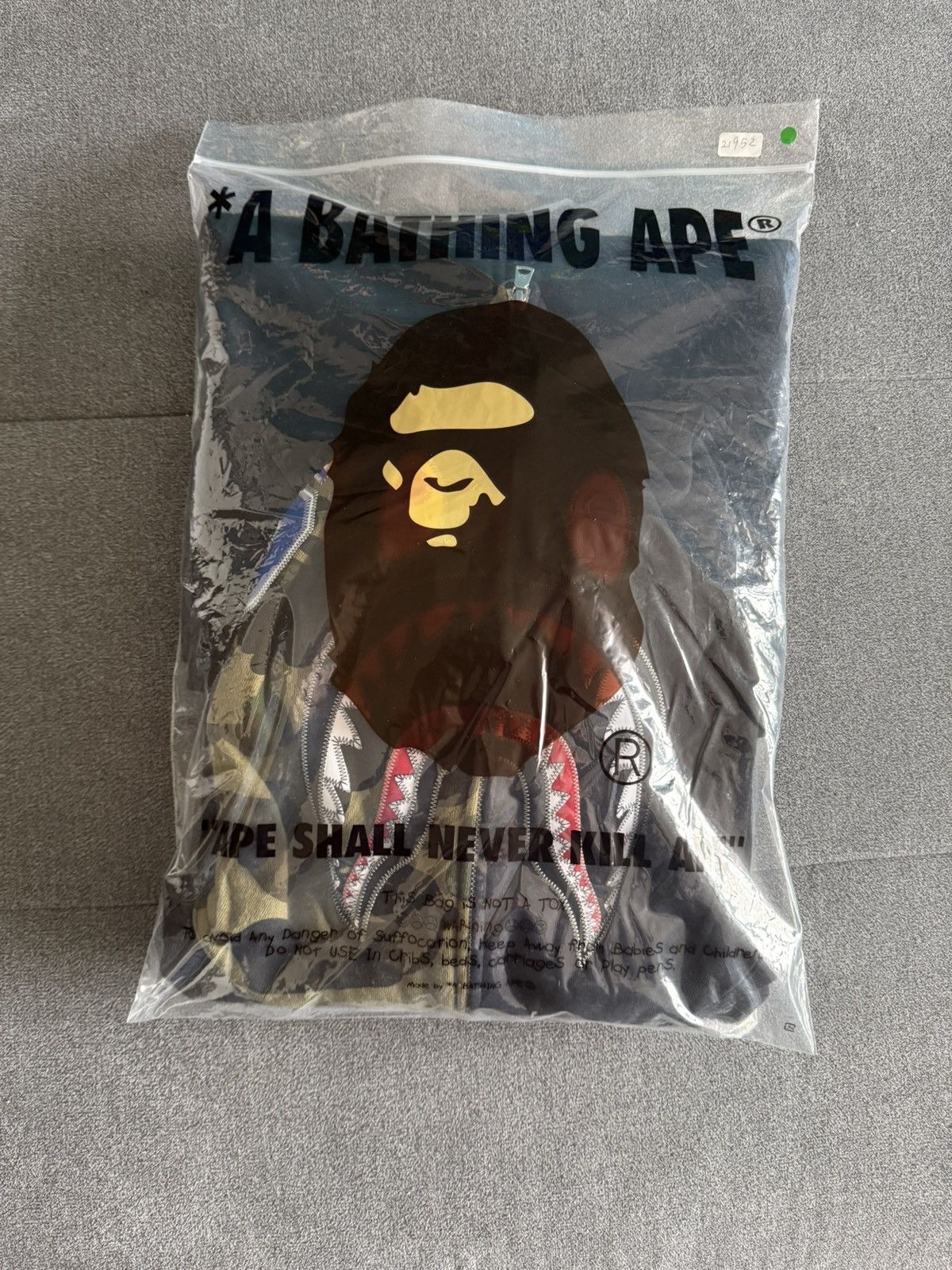 Bape 3XL 1st Camo Shark Applique Full Zip Hoodie Size US XXL / EU 58 / 5 - 15 Thumbnail