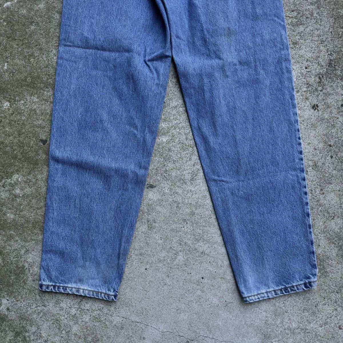 Vintage Vintage 90s Levi's 560 Loose Tapered Jeans Made in USA Size US 29 - 11 Thumbnail