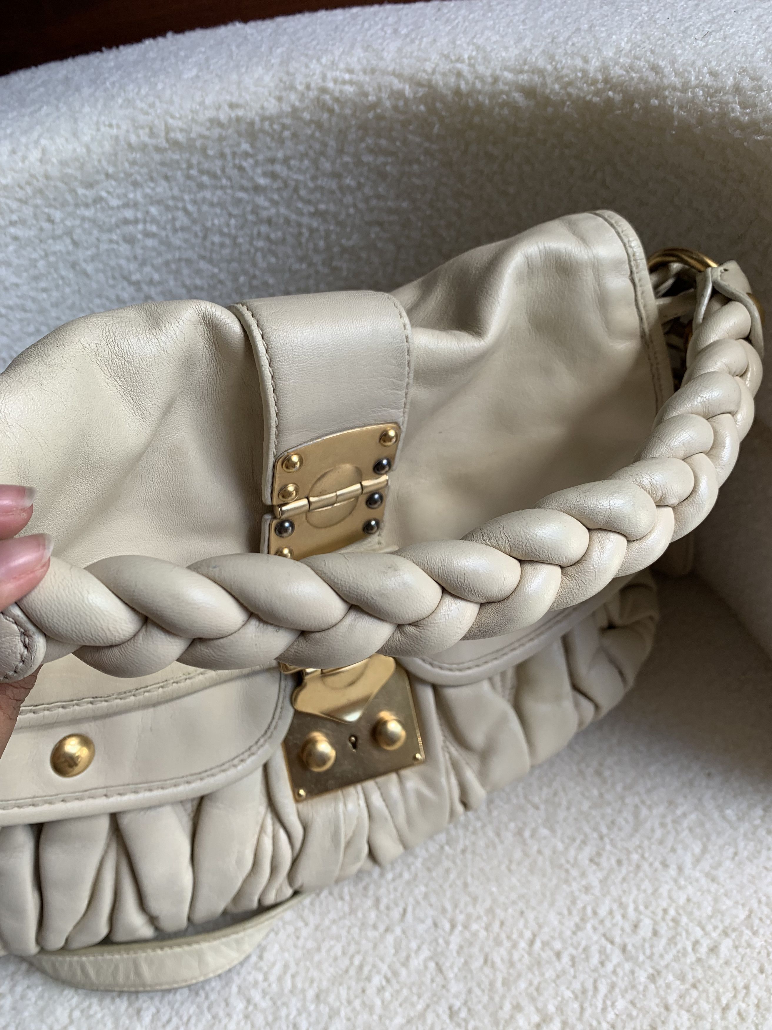 Miu Miu Miu Miu Matelassé Coffer 2 Ways Bag White Size ONE SIZE - 18 Thumbnail