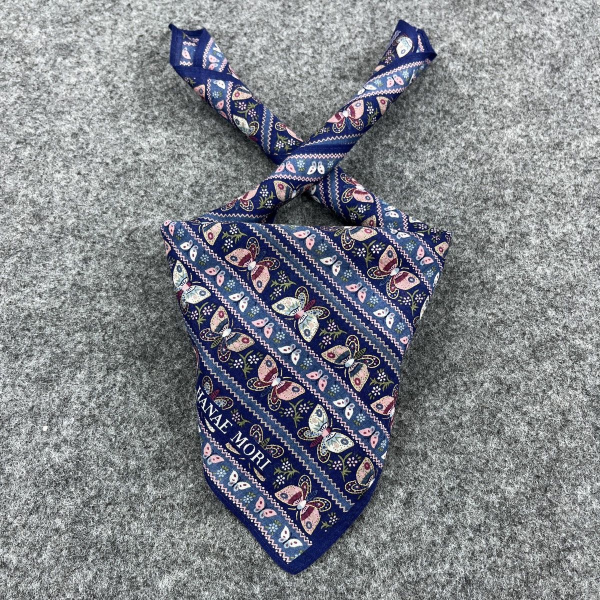 Hanae Mori × Japanese Brand Hanae Mori Bandana / Handkerchief / Neckerchief B544 Size ONE SIZE - 3 Thumbnail