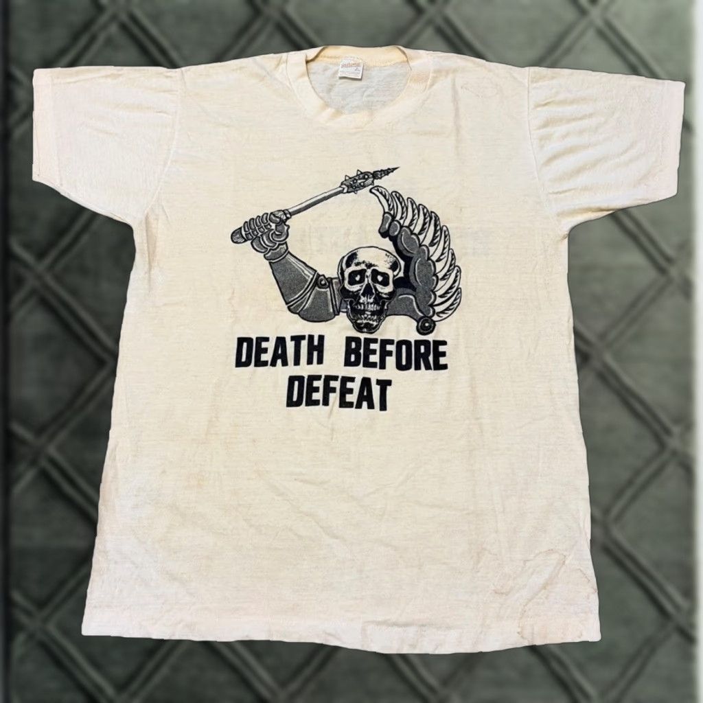 Vintage VINTAGE Death Before Defeat Army Military Bravo Bushmasters White T-Shirt 70s L Size US L / EU 52-54 / 3 - 1 Thumbnail