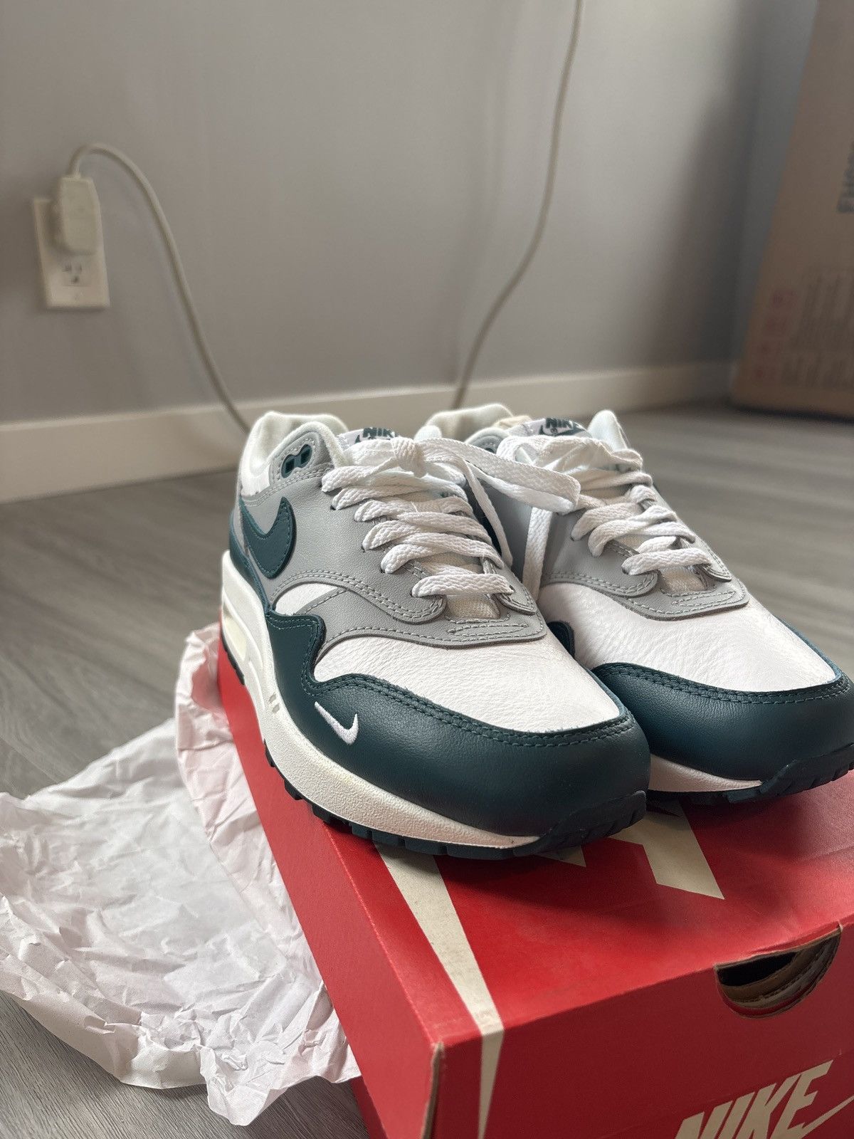 Nike Nike Air Max 1 LV8 Size US 5.5 / EU 38 - 7 Thumbnail