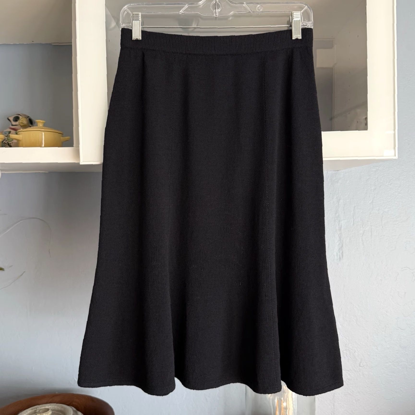 St. John St. John Collection Black Knee Length Flared Skirt Santana Knit Wool Blend Sz 4 Size 27" / US 4 / IT 40 - 2 Thumbnail