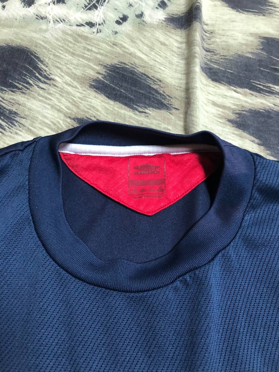Umbro Vintage Umbro soccer jersey England Size US L / EU 52-54 / 3 - 8 Thumbnail