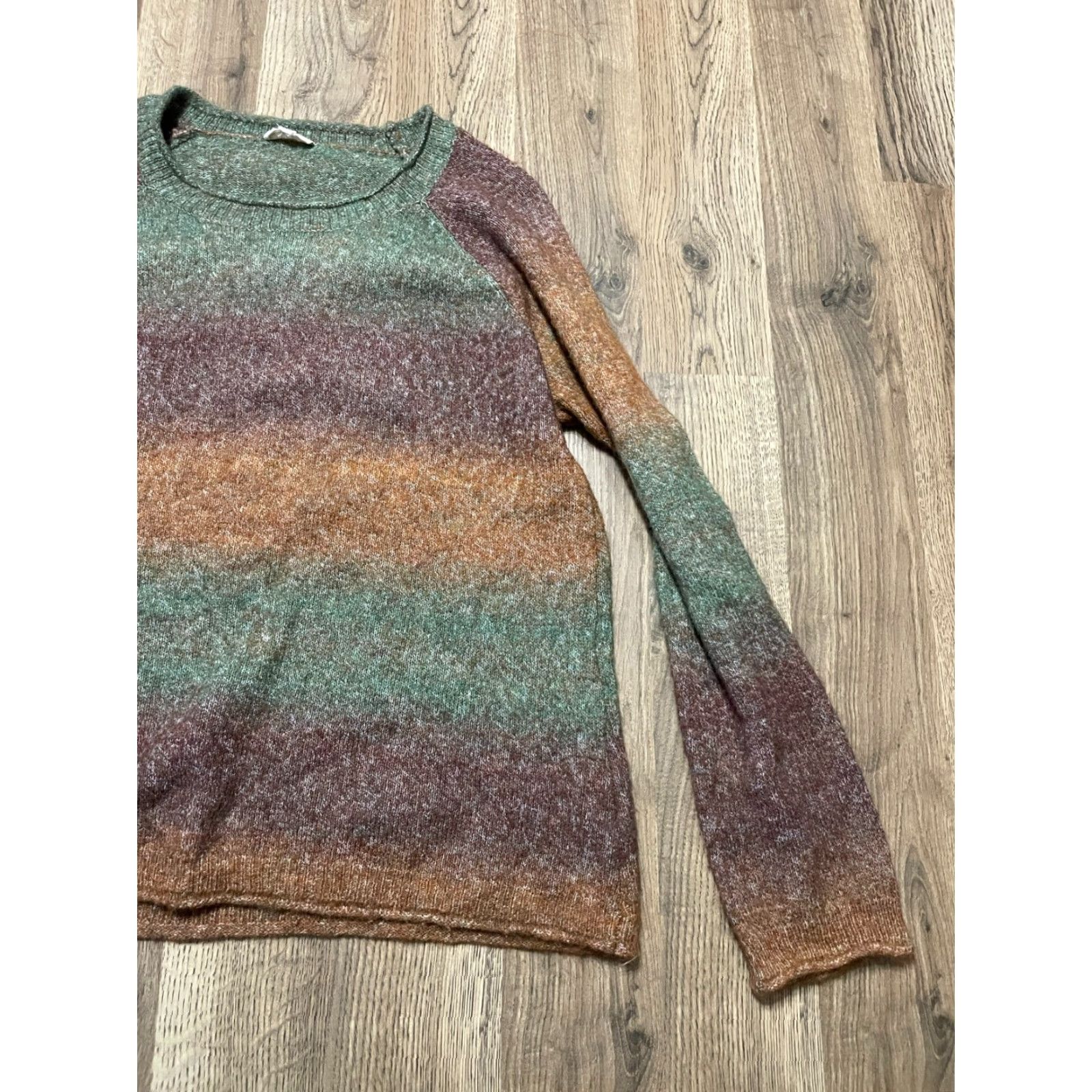 Vintage Hem & Thread Sweater Women's Size Medium Pullover Striped Long Sleeve Round Neck Red Green Orange Casual Fall Spring Summer Womens Size M / US 6-8 / IT 42-44 - 4 Thumbnail