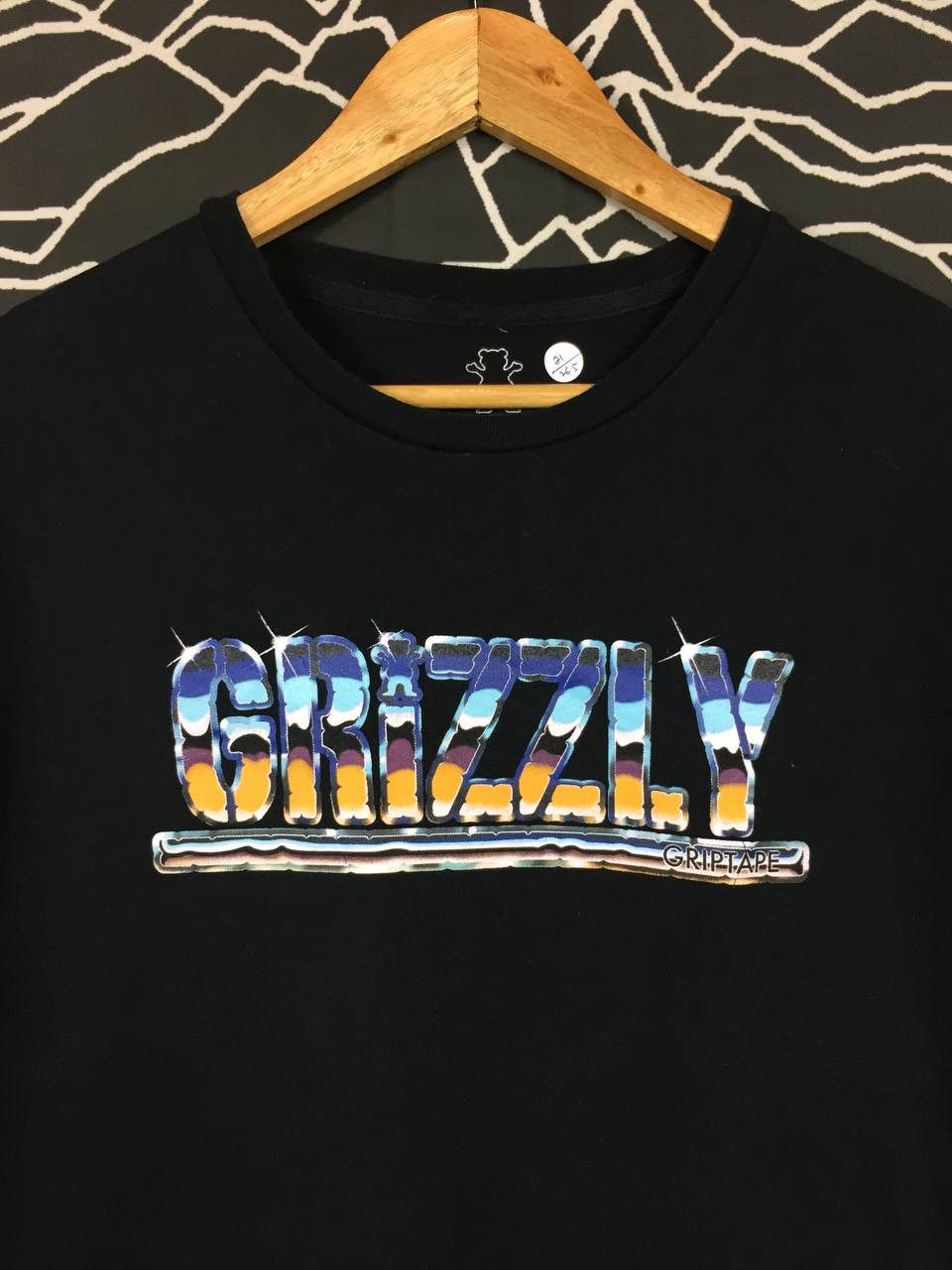 Grizzly Griptape × Vintage Grizzly Griptape Spell Out Logo Streetwear Tee Size US L / EU 52-54 / 3 - 3 Thumbnail