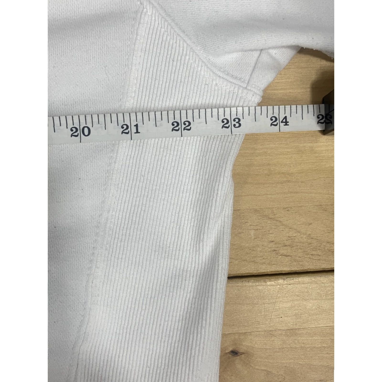 Tommy Hilfiger VINTAGE Tommy Hilfiger White Sweatshirt L Distressed Worn 90s Style Pullover Sweater Cotton Blend Hip Hop Mens Size L / US 10 / IT 46 - 6 Thumbnail