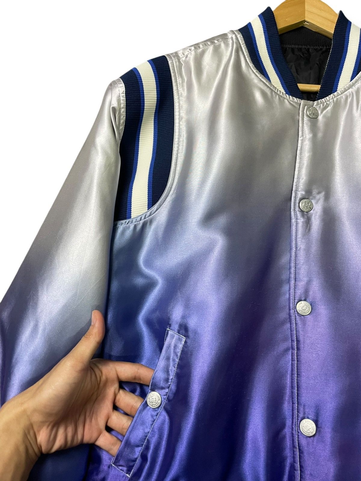 Vintage Vintage Suntory Boss Coffee Bomber Jacket (48) Size US L / EU 52-54 / 3 - 5 Thumbnail
