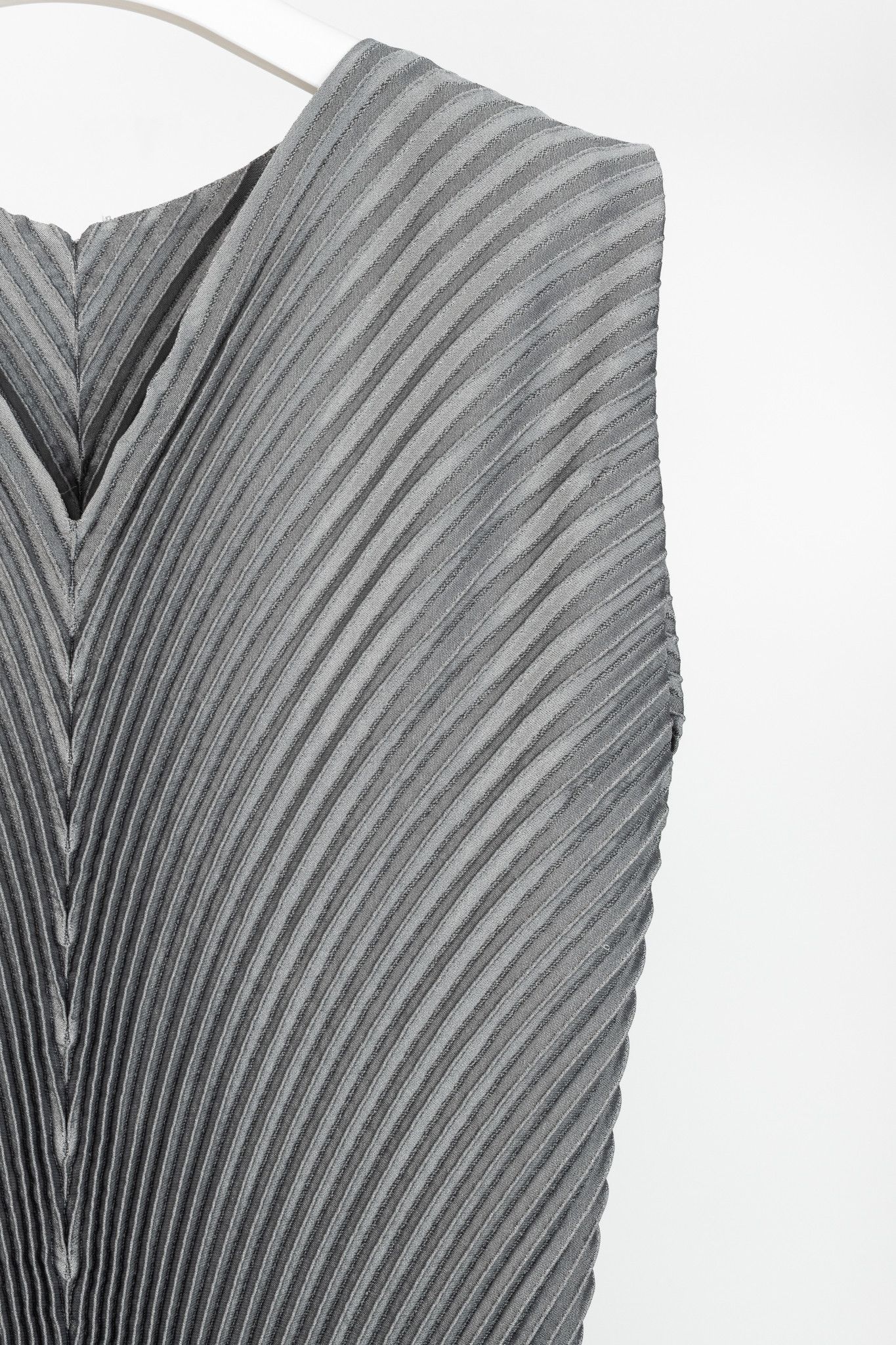 Issey Miyake Issey Miyake Metallic Silver Pleated Sleeveless Maxi Dress Size XL / US 12-14 / IT 48-50 - 4 Thumbnail