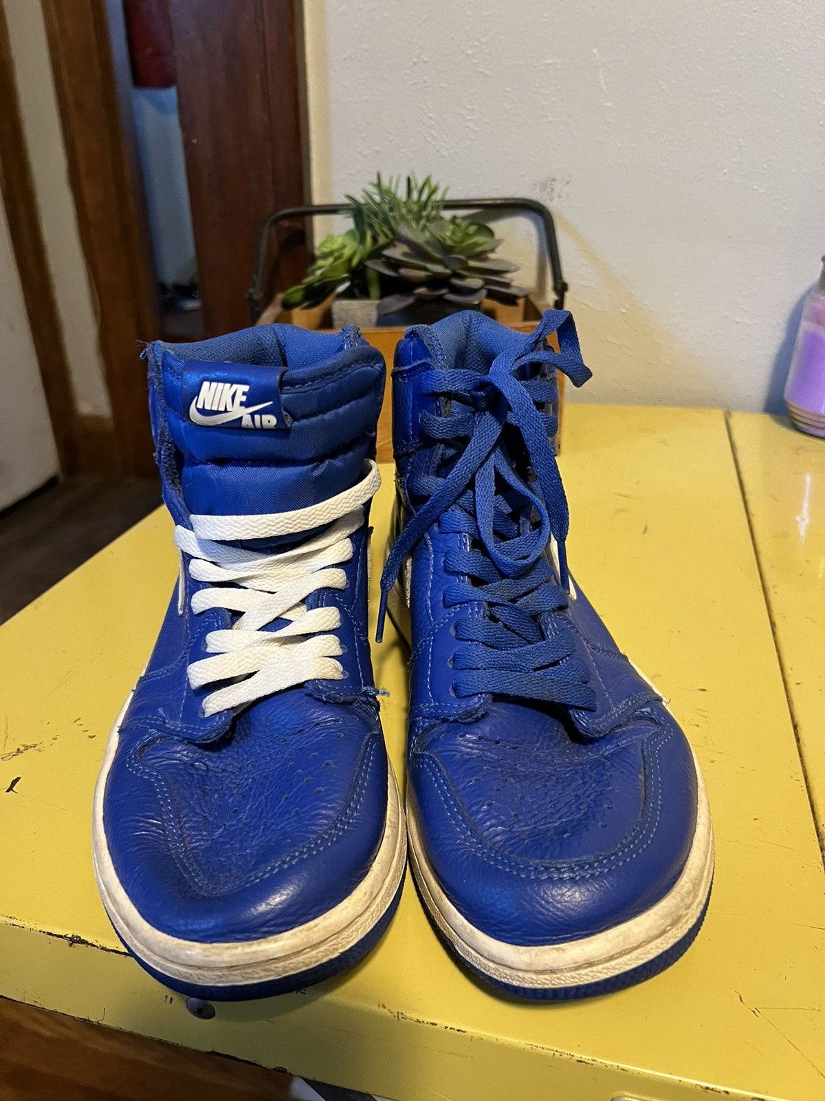 Nike Nike Jordan 1 Retro High OG Hyper Royal Sail Size 8.5 Size US 8.5 / EU 41-42 - 4 Thumbnail