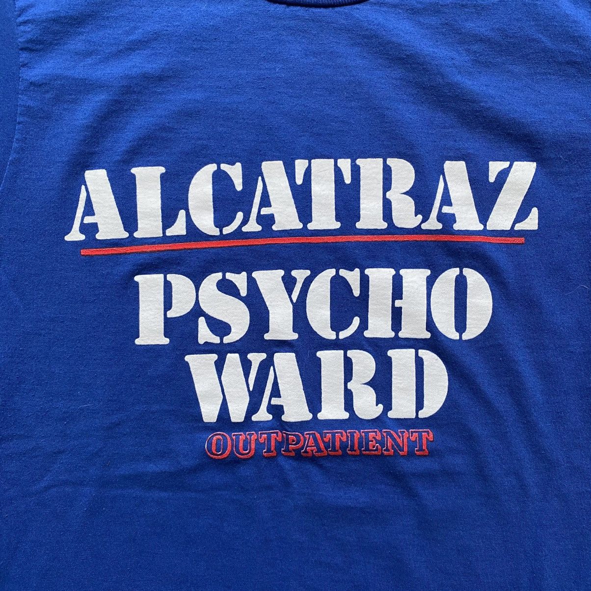 Vintage Vintage 1990s 90s Alcatraz Prison Psycho Ward Outpatient Tee Size US S / EU 44-46 / 1 - 3 Thumbnail