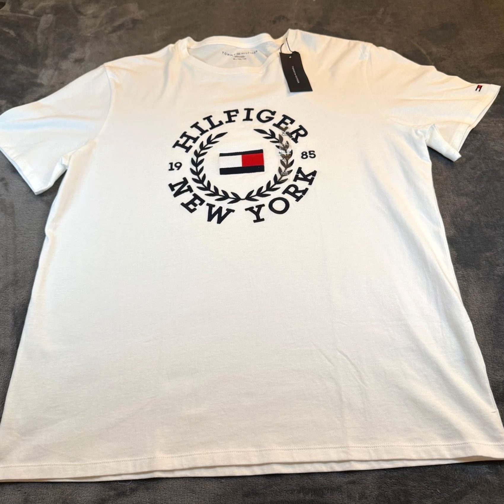 Tommy Hilfiger Tommy Hilfiger White New York Graphic Tee Mens XL T-Shirt Short Sleeve Crew Neck Logo Graphic Print Shirt Size US XL / EU 56 / 4 - 2 Thumbnail