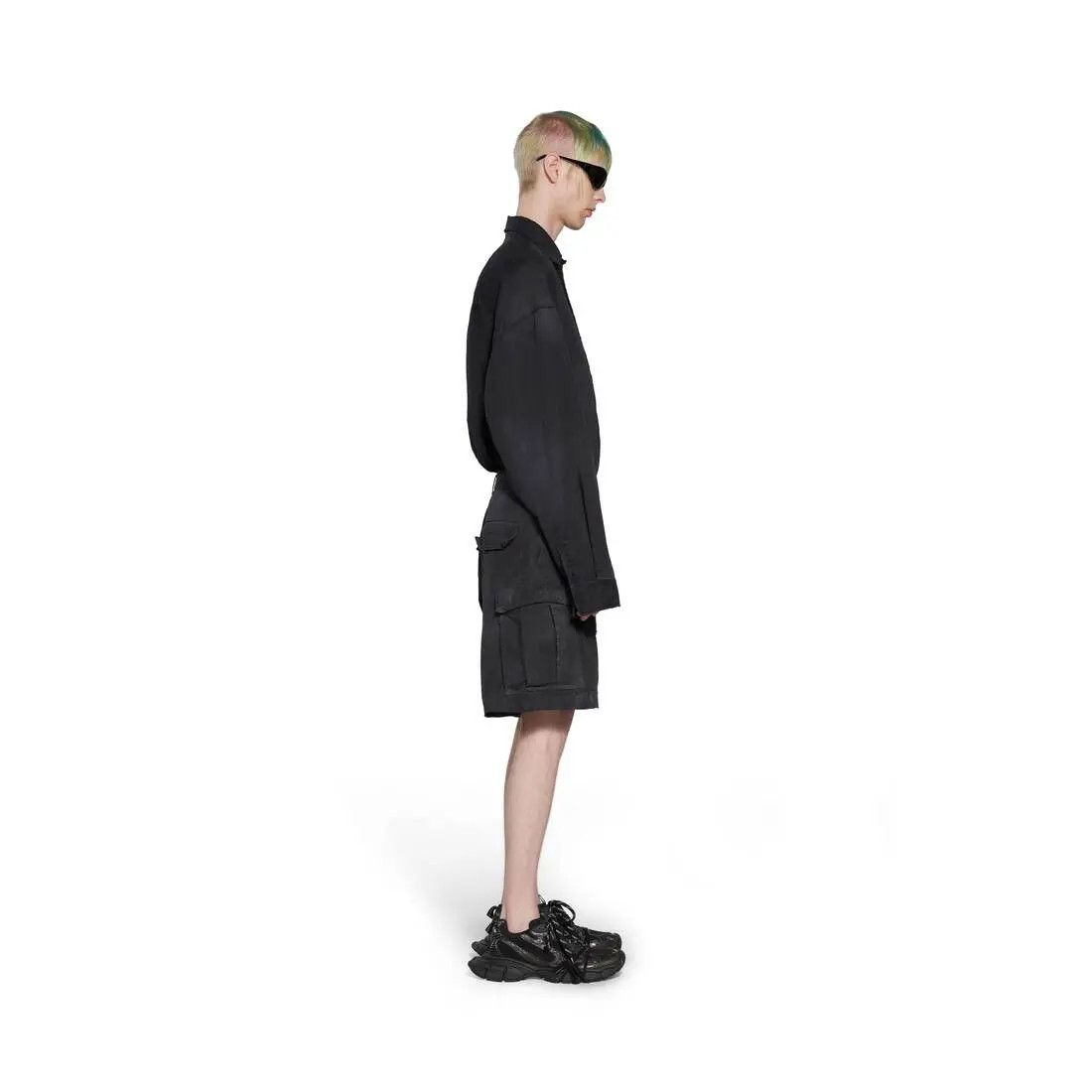 Balenciaga o1w1db10425 Large Cargo Shorts in Black Size US 26 / EU 42 - 3 Thumbnail