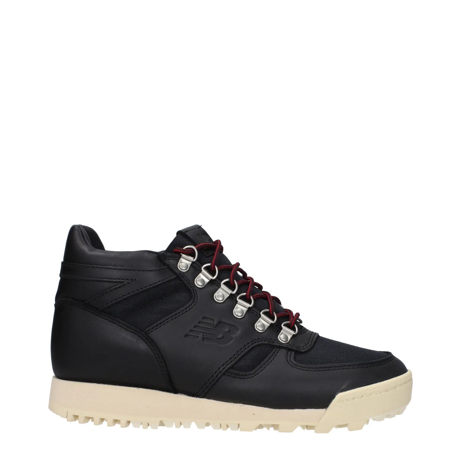 ob1o1e0925 Leather Ankle Boots in Black