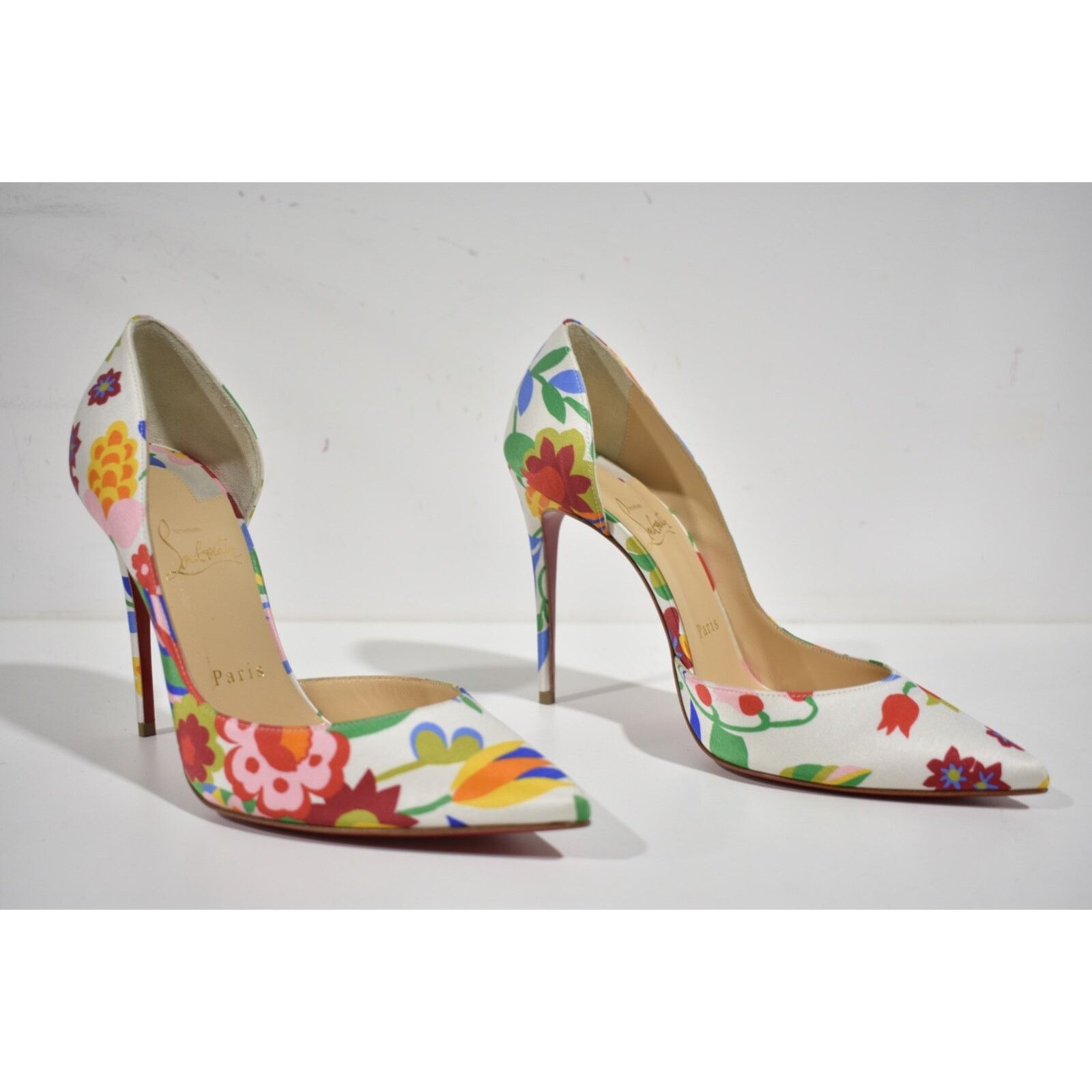 Christian Louboutin Iriza 100 Crepe Satin Bloomy Floral Pointed Heel Pump 37.5 Size US 7.5 / IT 37.5 - 4 Thumbnail