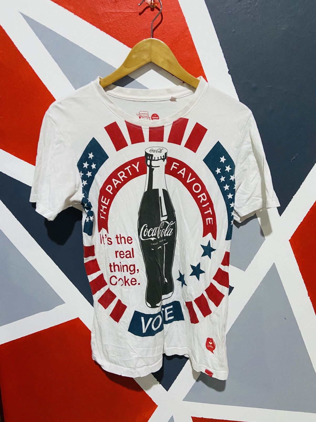 Coca Cola Coca Cola The Party Favorite Size US S / EU 44-46 / 1 - 1 Thumbnail