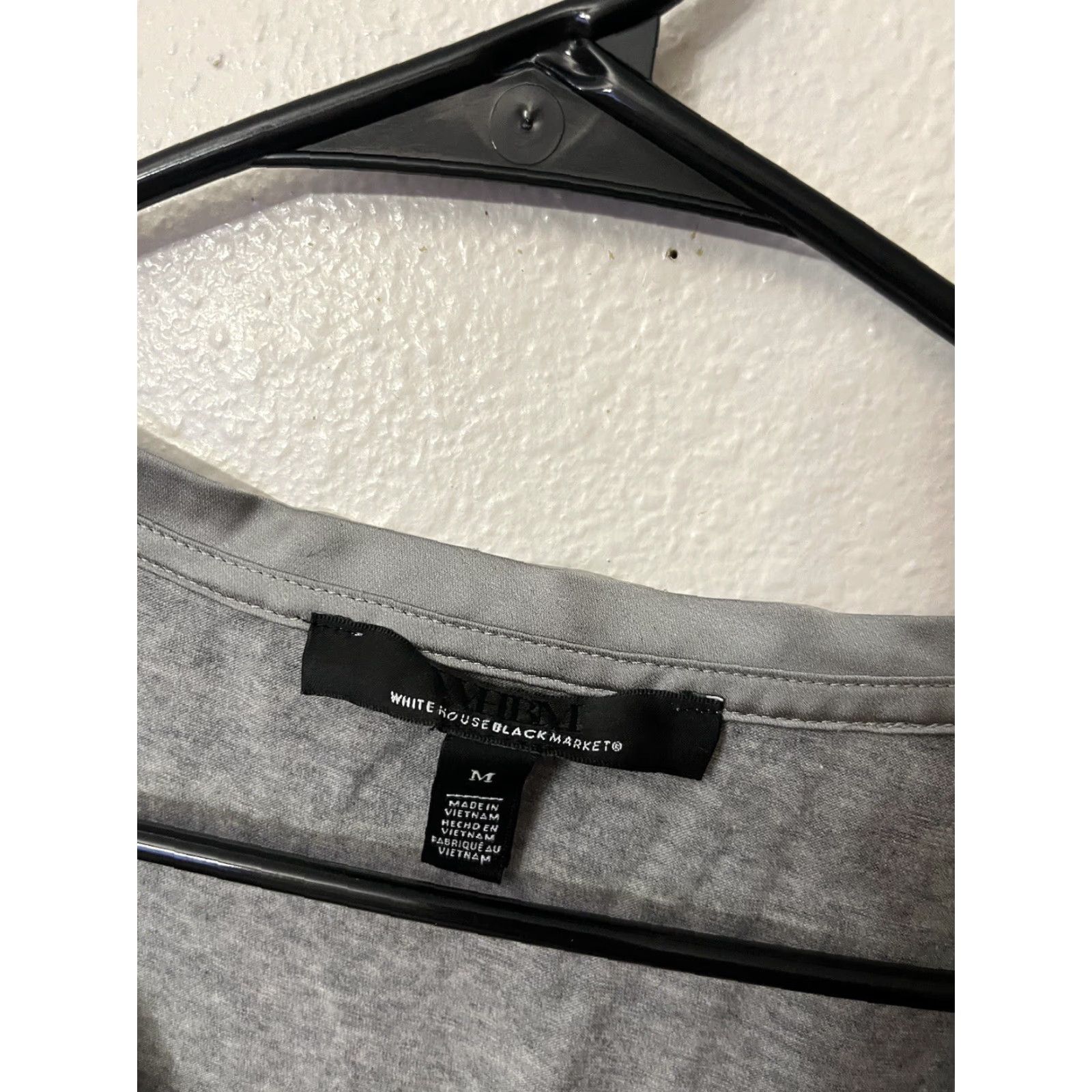 White House Black Market White House Black Market Blouse Adult Medium Gray Solid Women Size M / US 6-8 / IT 42-44 - 3 Thumbnail