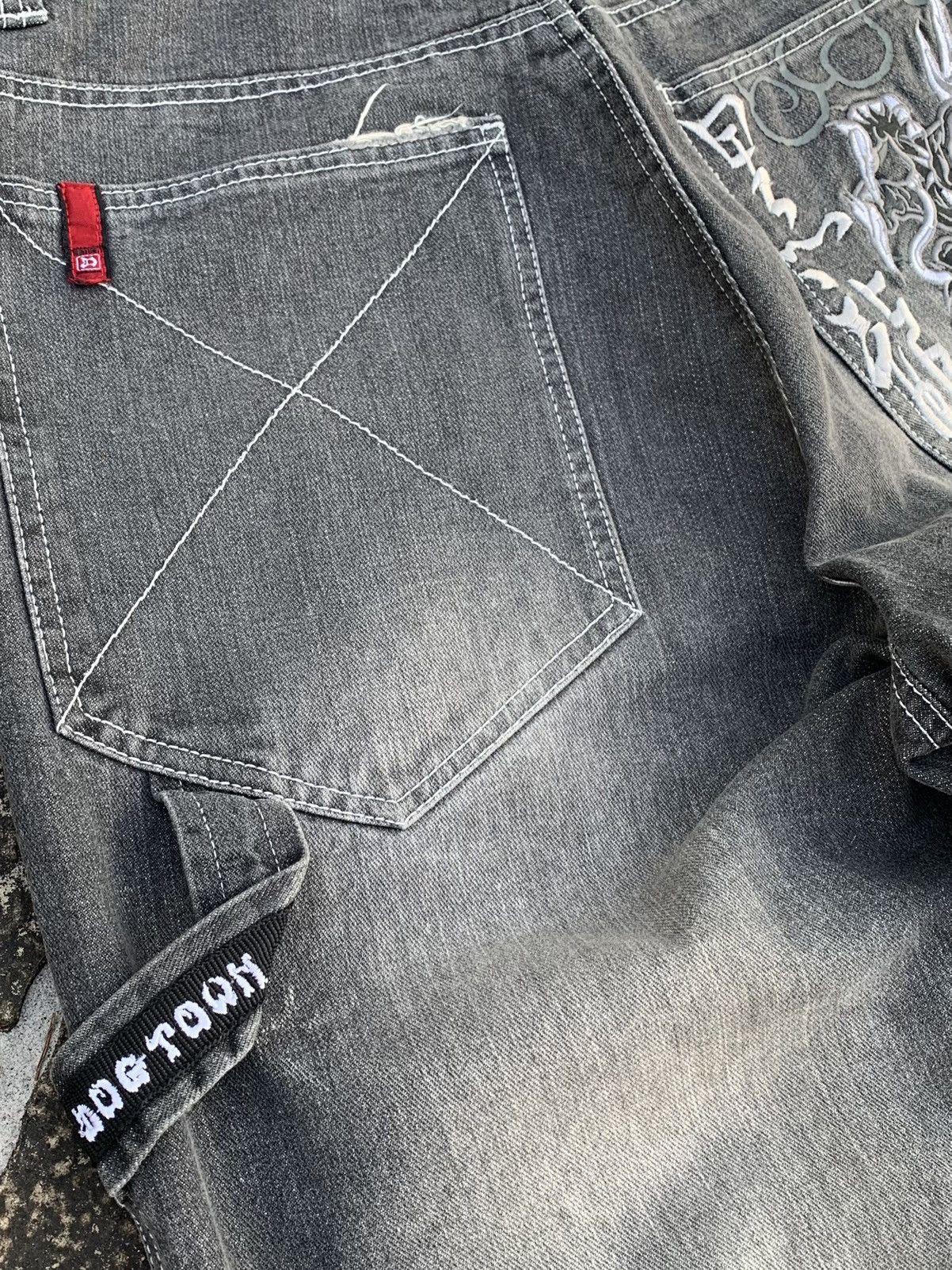 Dogtown × Vintage Dog Town Black Dragon Size US 32 / EU 48 - 5 Thumbnail