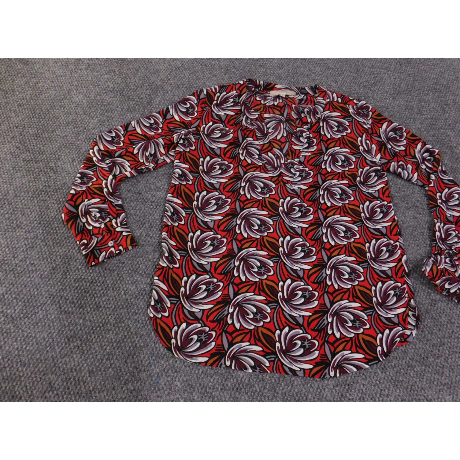 Loft LOFT Blouse Tunic Red Floral Long Sleeve Polyester Women Small Shirt Size S / US 4 / IT 40 - 3 Thumbnail