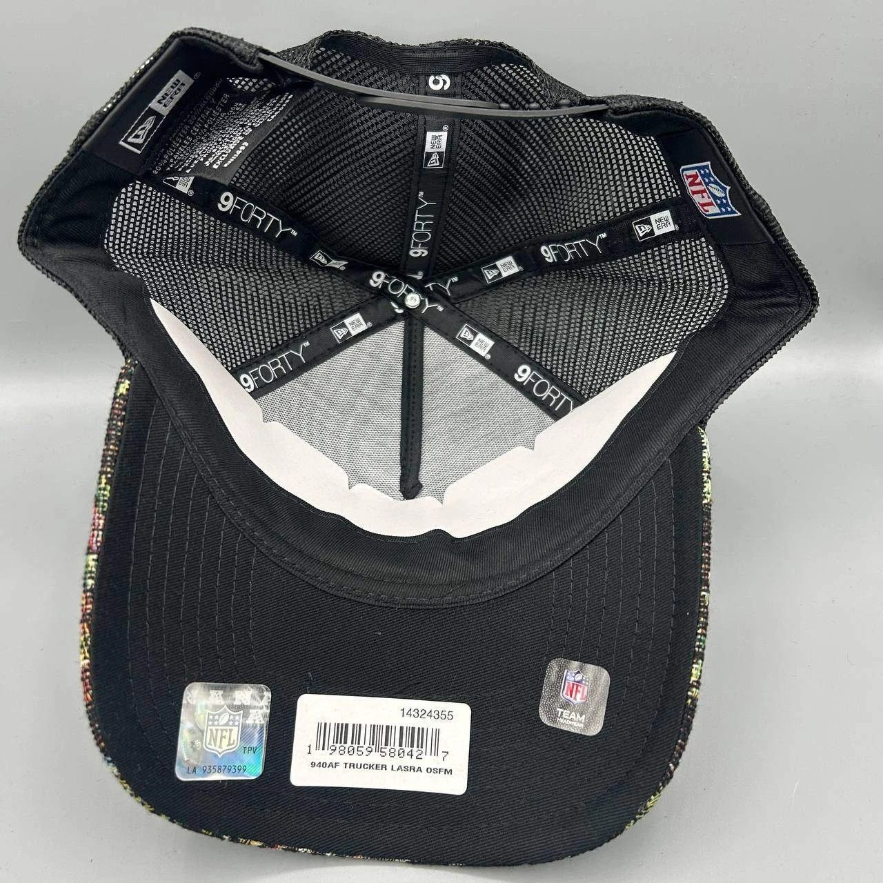 New Era Las Vegas Raiders NFL Trucker Hat Floral SnapBack A-Frame Size ONE SIZE - 2 Thumbnail