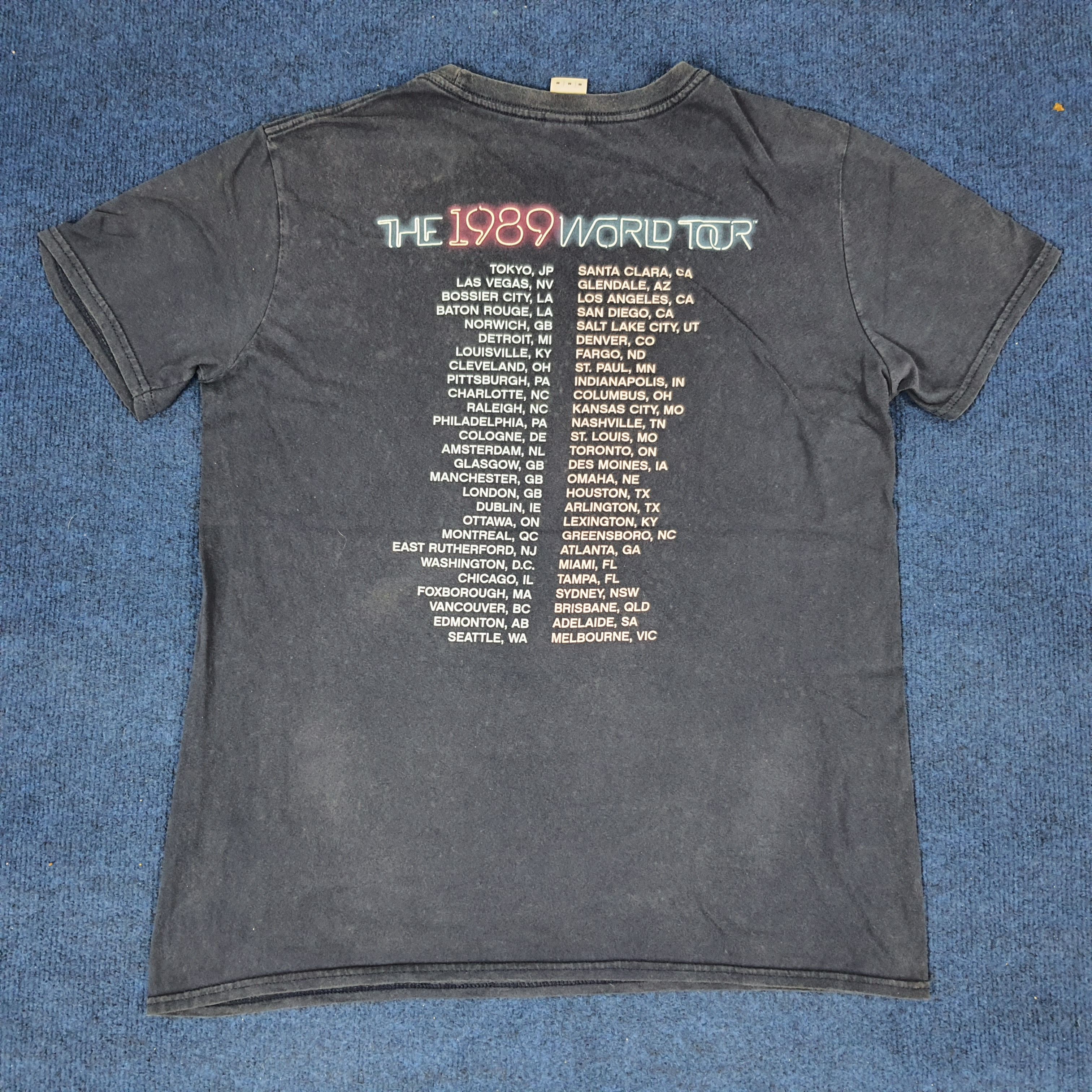 Band Tees × Vintage Vintage Taylor Swift The 1989 World Tour Tees Size US M / EU 48-50 / 2 - 3 Thumbnail