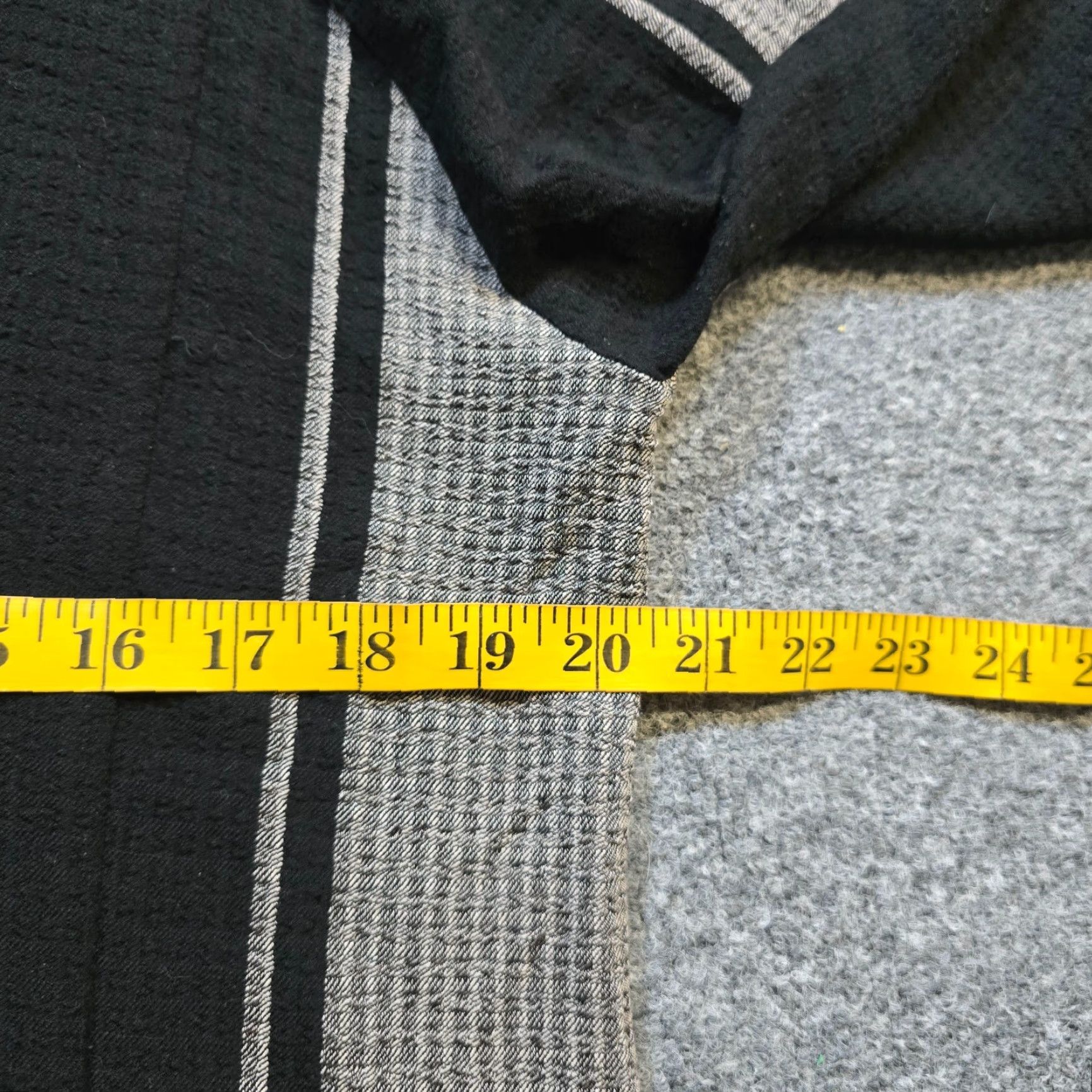 Soft Surroundings Soft Surroundings Shirt Womens Medium Black Thermal Waffle Knit Cowl Neck Casual Zip Pockets Size M / US 6-8 / IT 42-44 - 4 Thumbnail