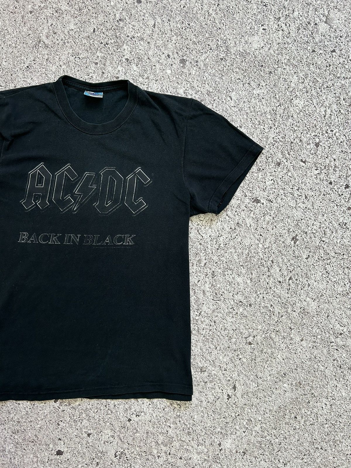 AC/DC × Band Tees Rare Vintage 2004 AC/DC Back In Black 2004 Rock T-Shirt Size US L / EU 52-54 / 3 - 4 Thumbnail