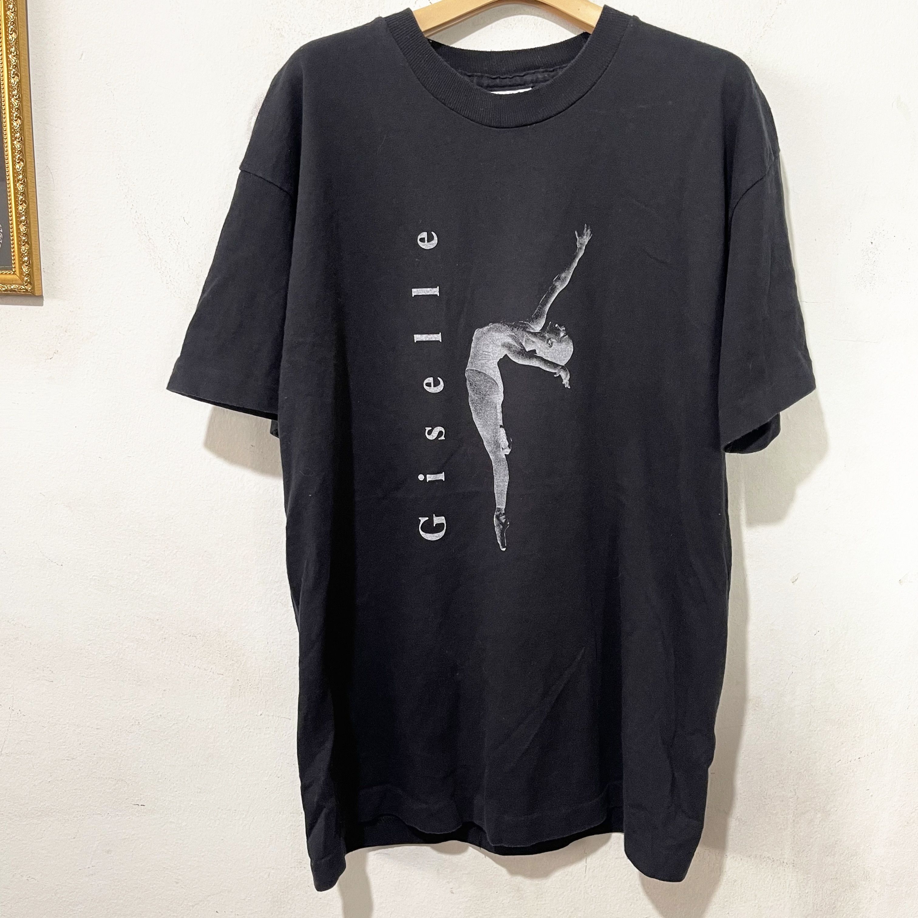 Vintage Vintage 90s Giselle Ballet T-Shirt Size US L / EU 52-54 / 3 - 1 Thumbnail